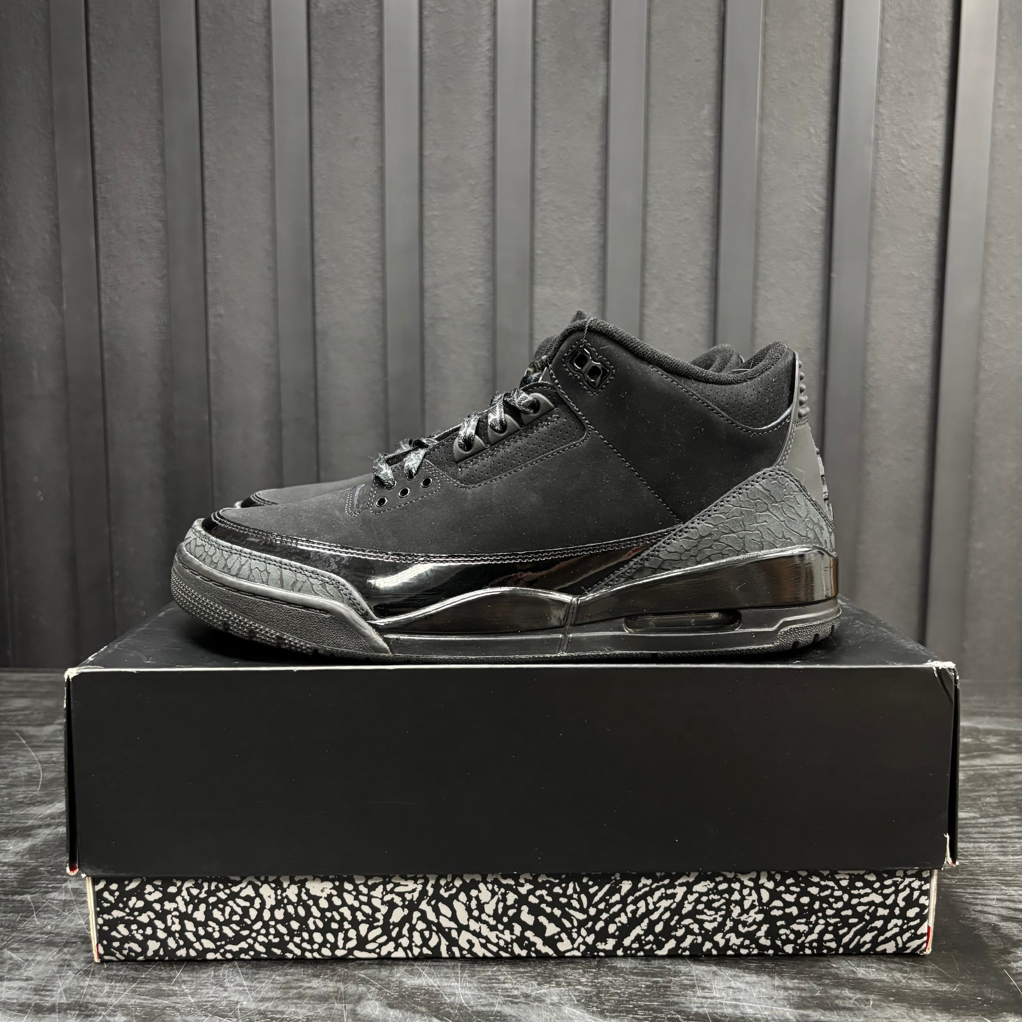 Jordan 3 Retro Black Cat, pre-owned size 12 - Common Hype
