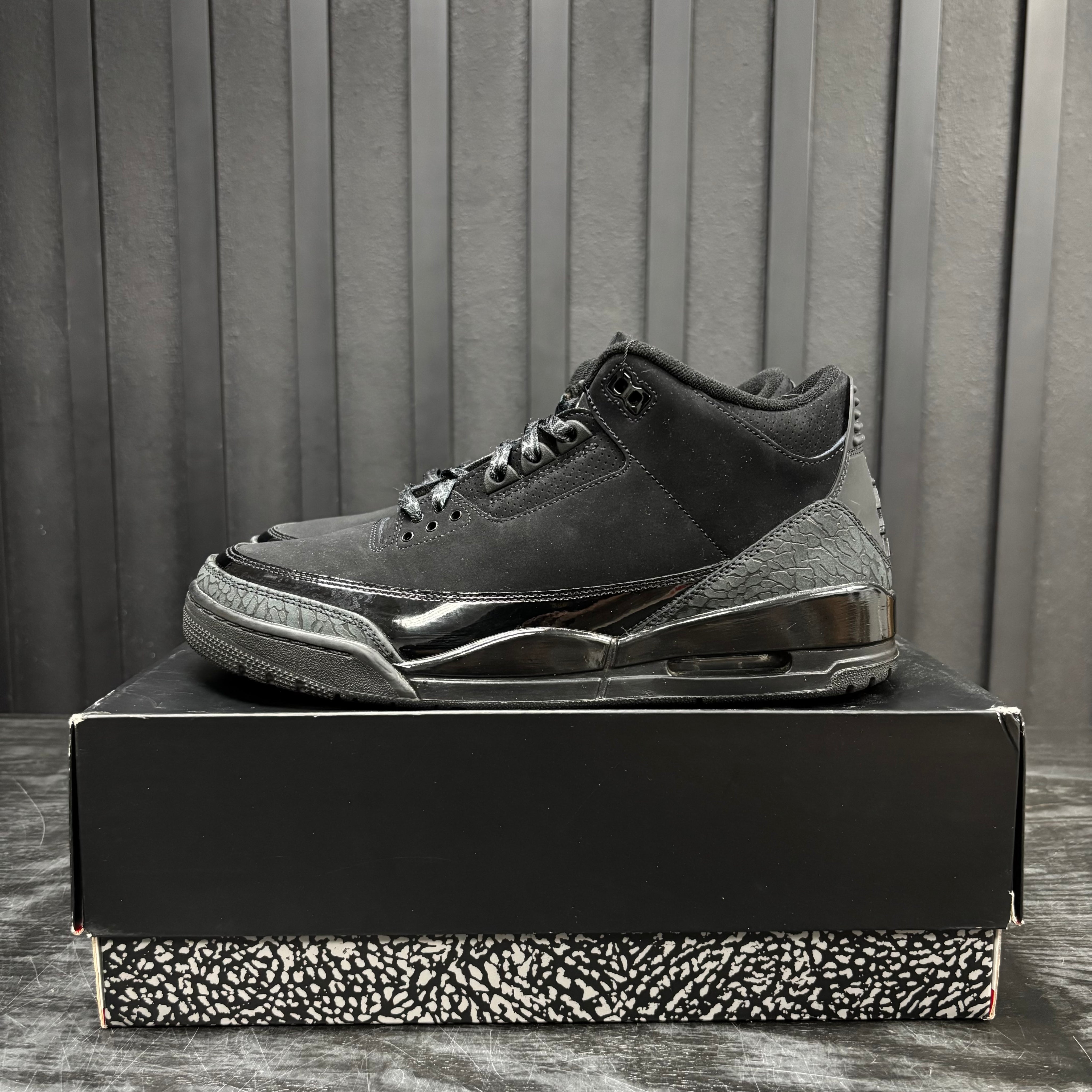 Jordan 3 Retro Black Cat (2025) - Used - 3930