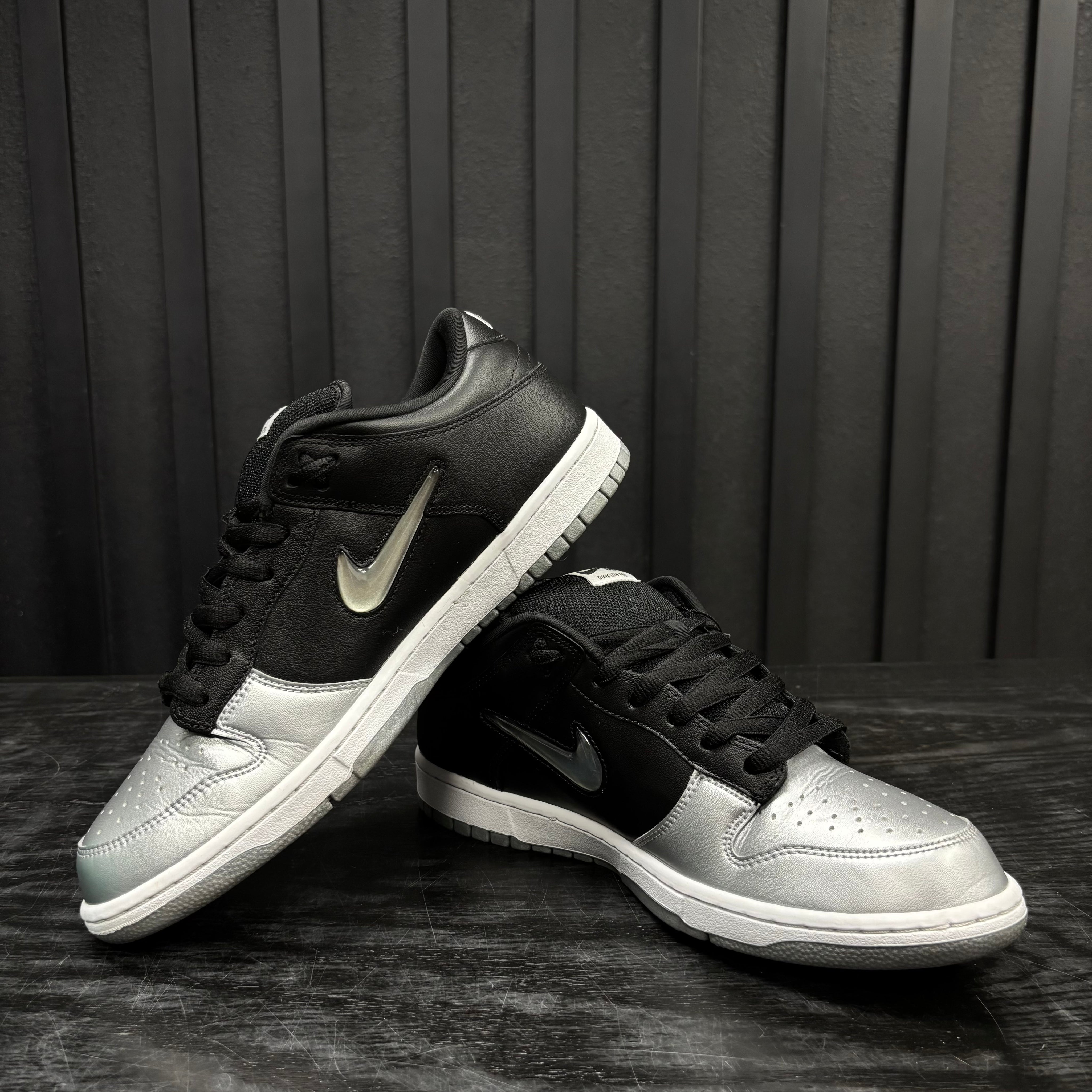 Nike SB Dunk Low Supreme Jewel Swoosh Silver - Used - 4573