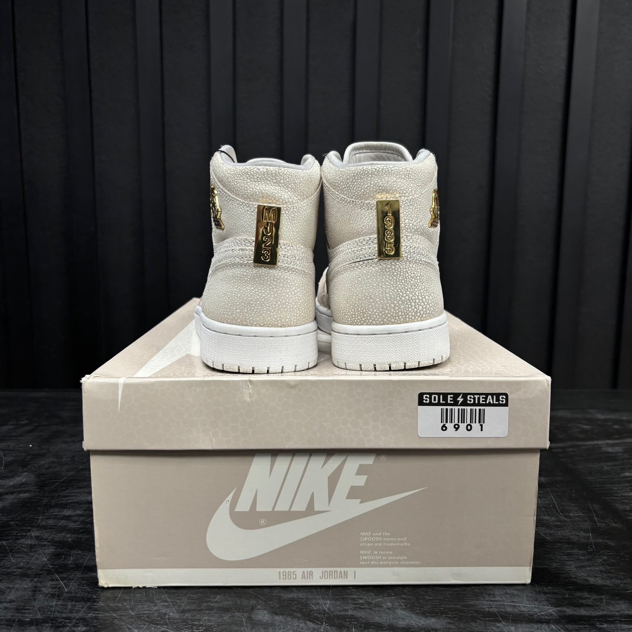 Jordan 1 Retro Pinnacle White, pre-owned size 8.5 - Common Hype