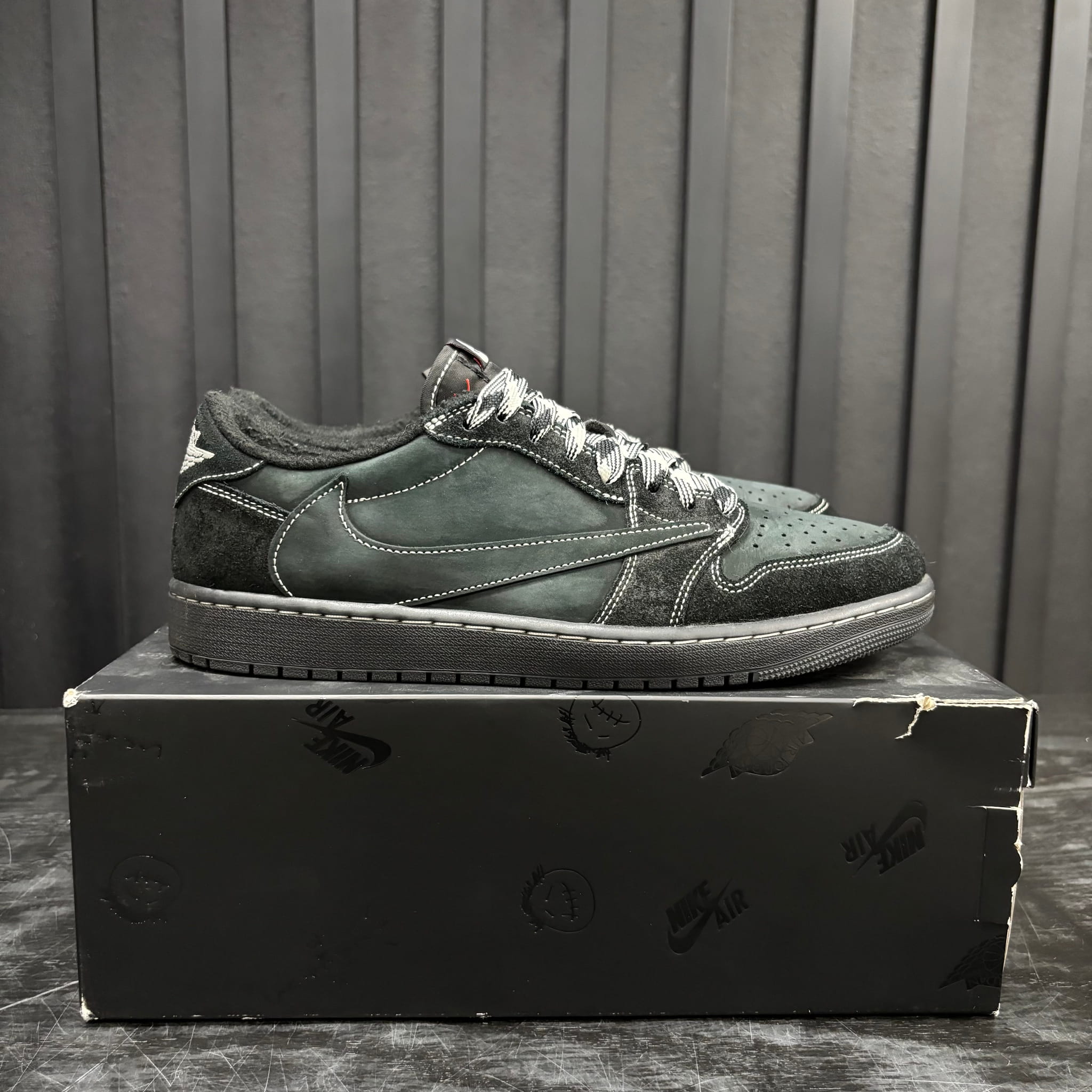 Jordan 1 Retro Low OG SP Travis Scott Black Phantom, pre-owned size 12 - Common Hype