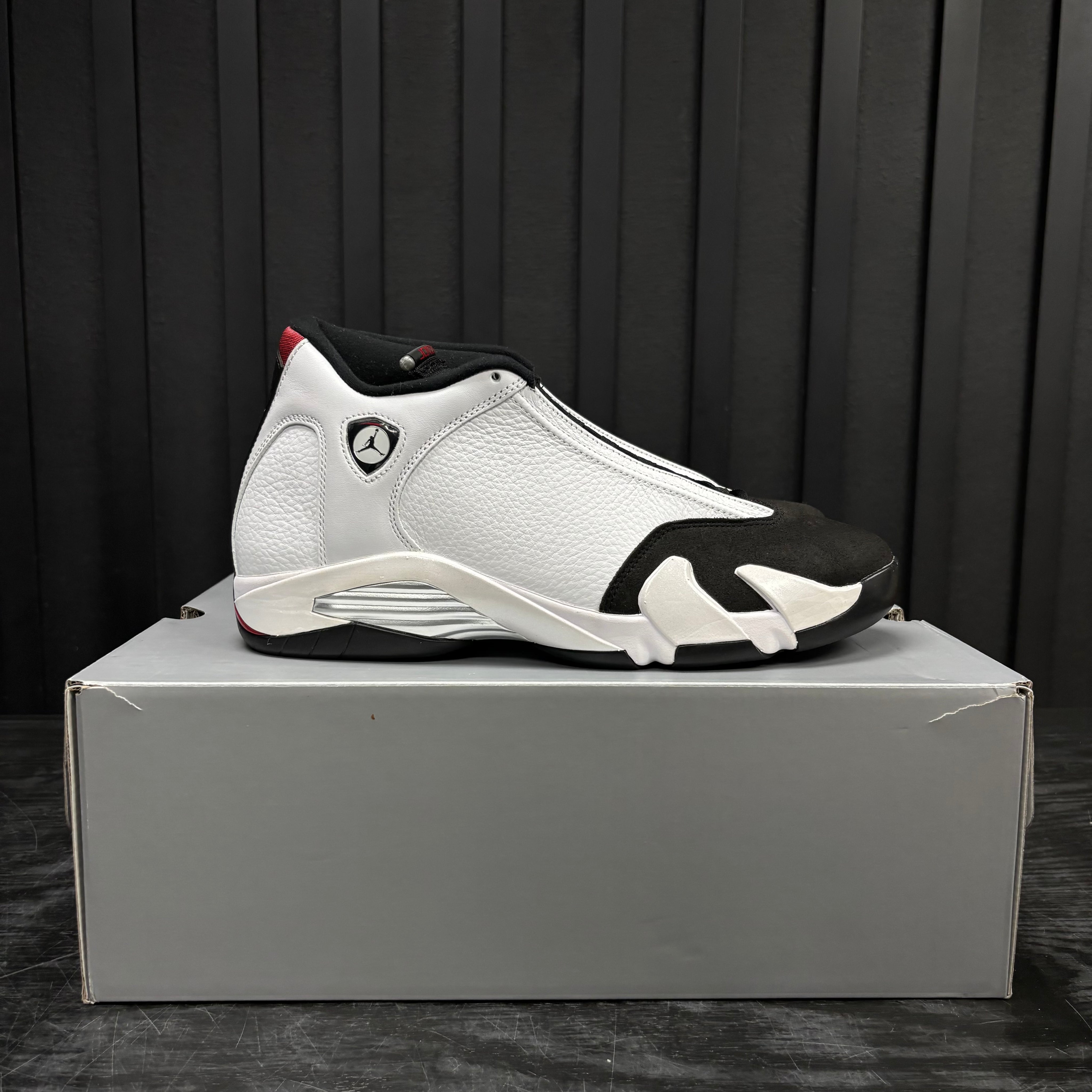 Jordan 14 Retro Black Toe (2024) - Used - 3932