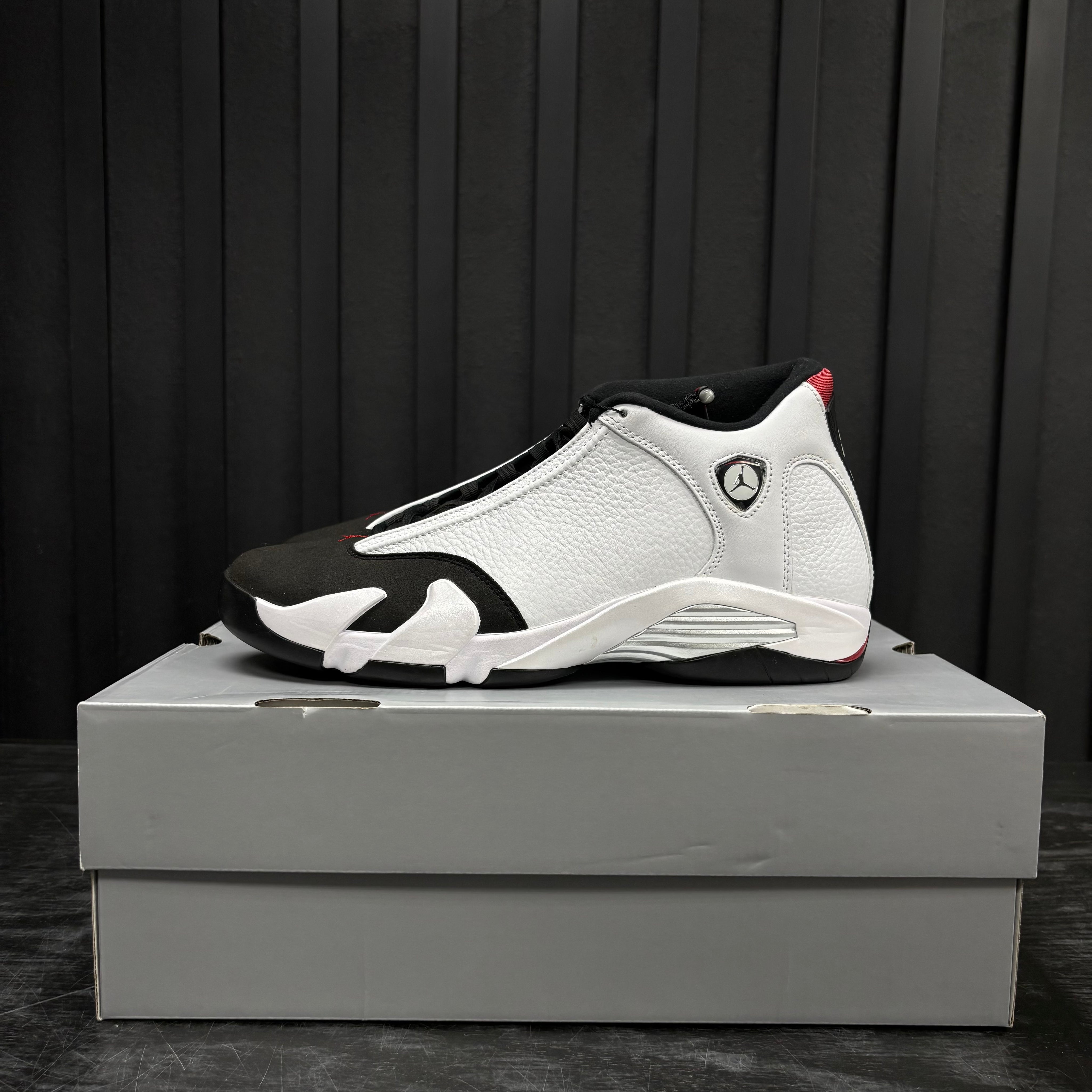 Jordan 14 Retro Black Toe (2024) - Used - 3932