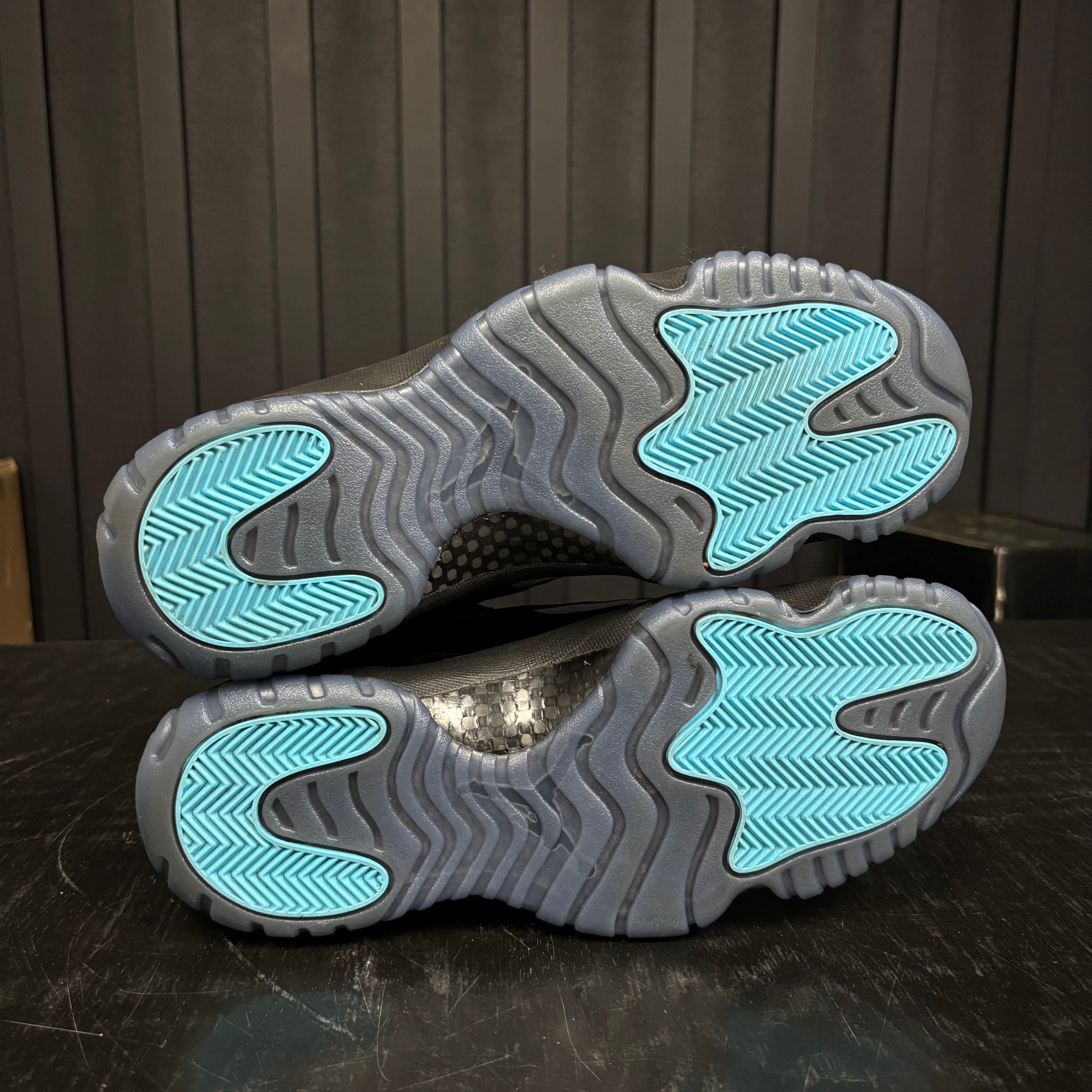 Jordan 11 Retro Gamma Blue (2025) - Used - 3938