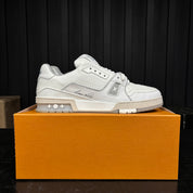 Louis Vuitton Trainer White Signature - Used - 3963