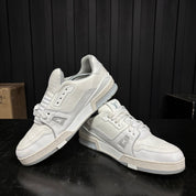 Louis Vuitton Trainer White Signature - Used - 3963