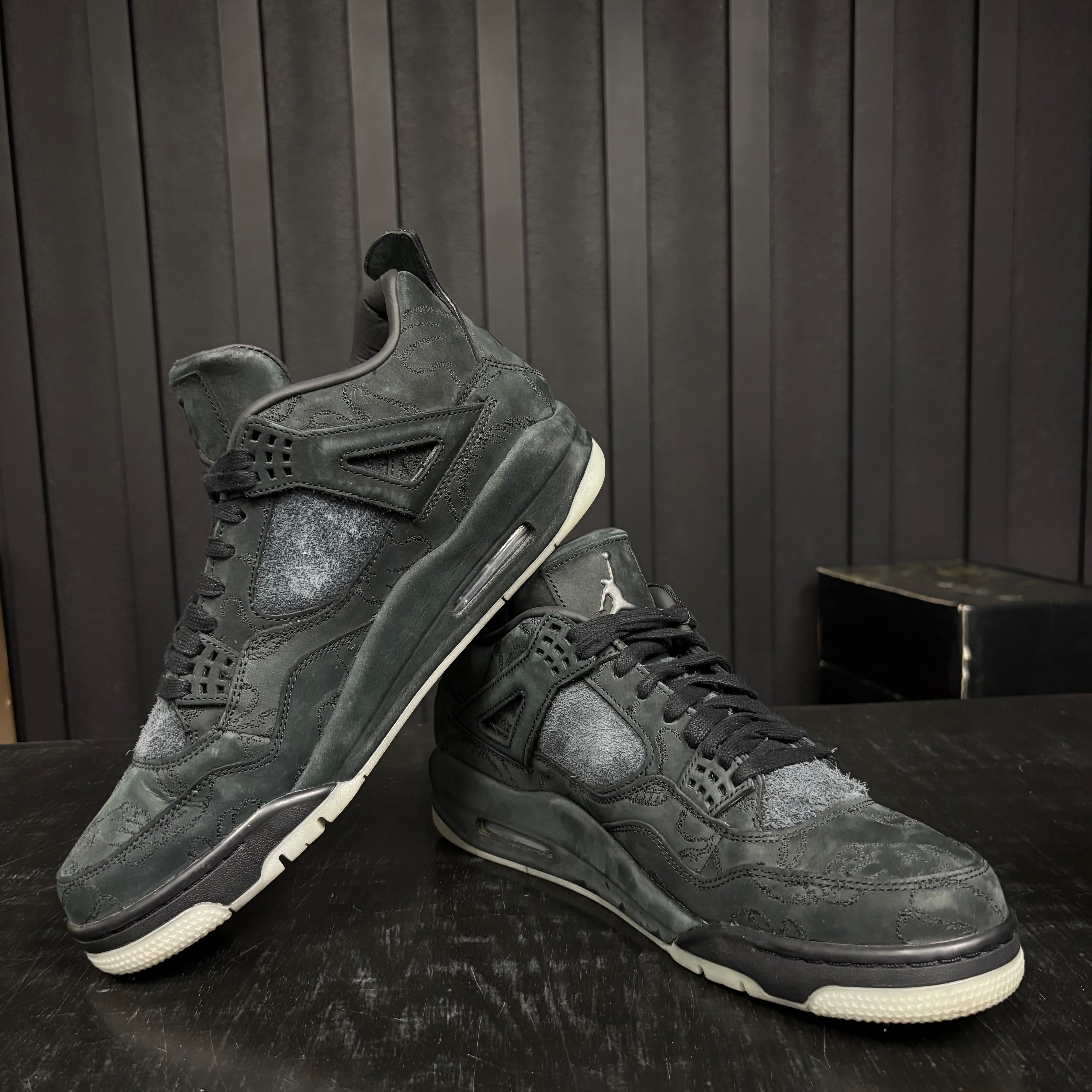 Jordan 4 Retro Kaws Black - Used - 4583