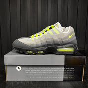 Nike Air Max 95 OG Big Bubble Neon (2025/2026) - Used - 4578