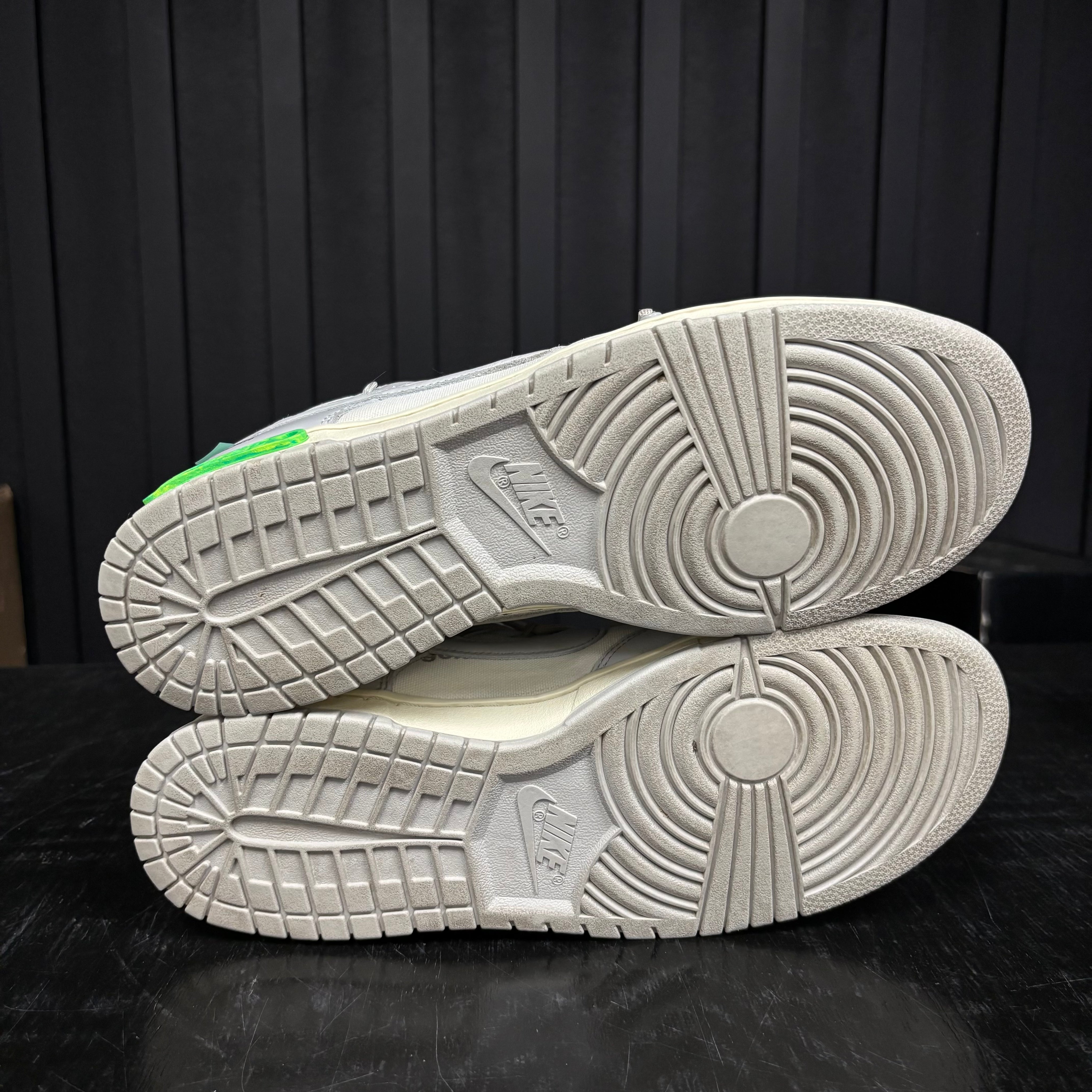 Nike Dunk Low Off-White Lot 42 - Used - 1992