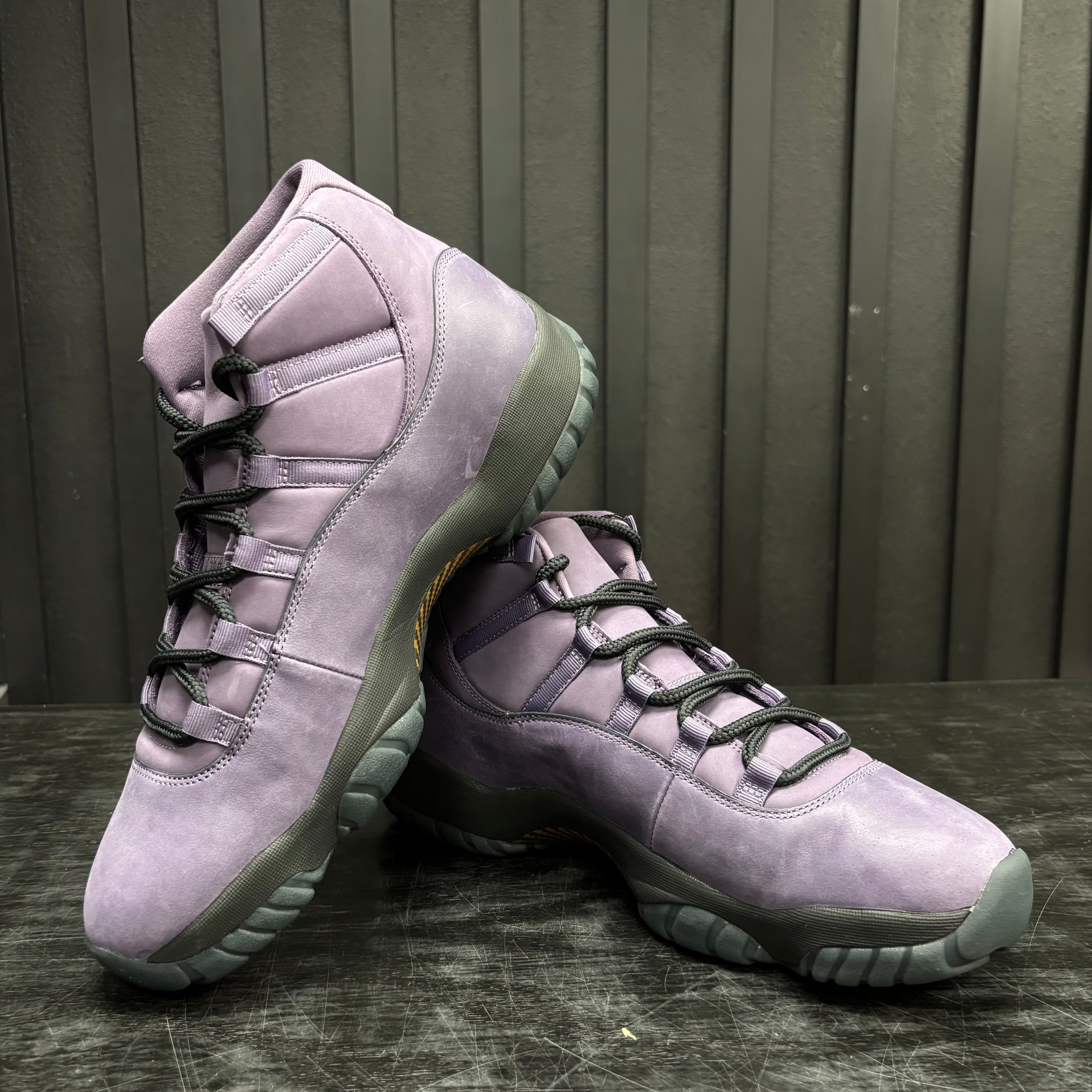 Jordan 11 Retro Mojave - Used - 4584