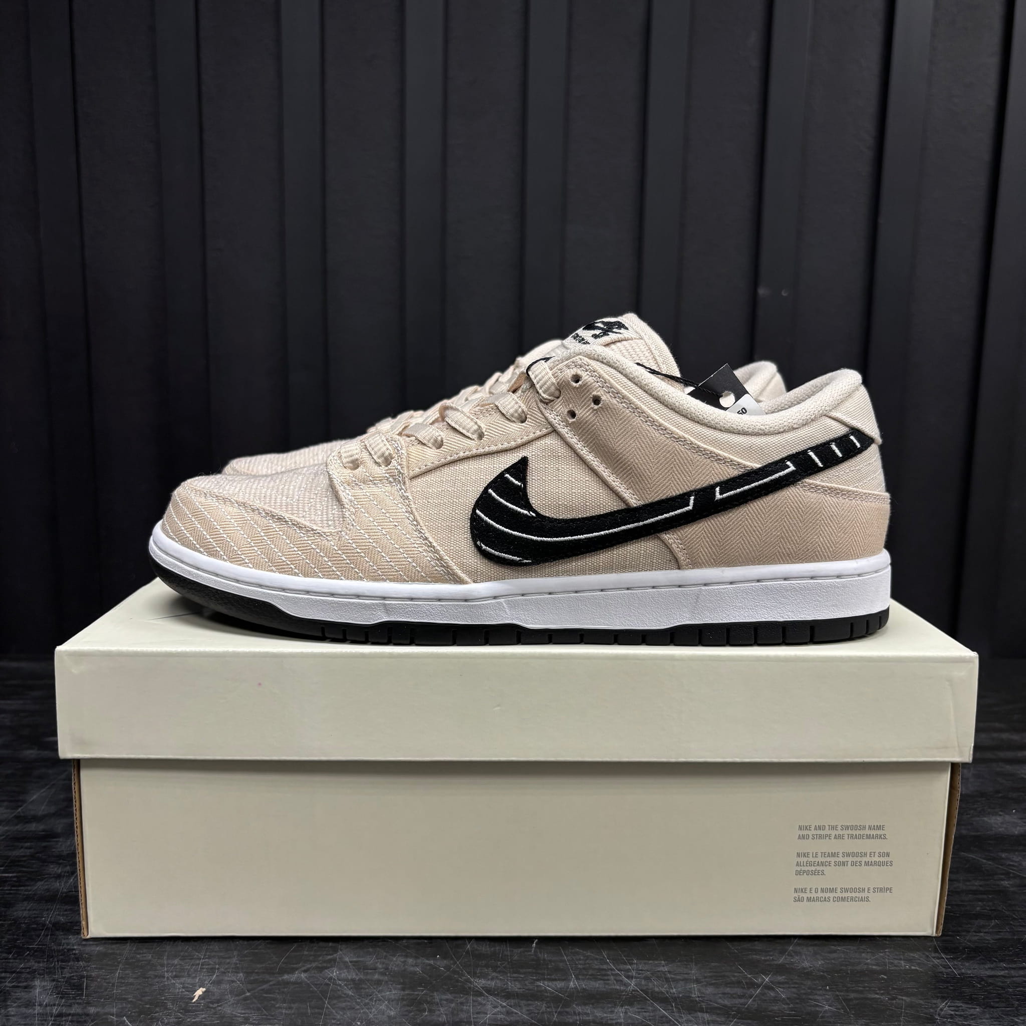 Nike SB Dunk Low Albino & Preto - Used - 4550