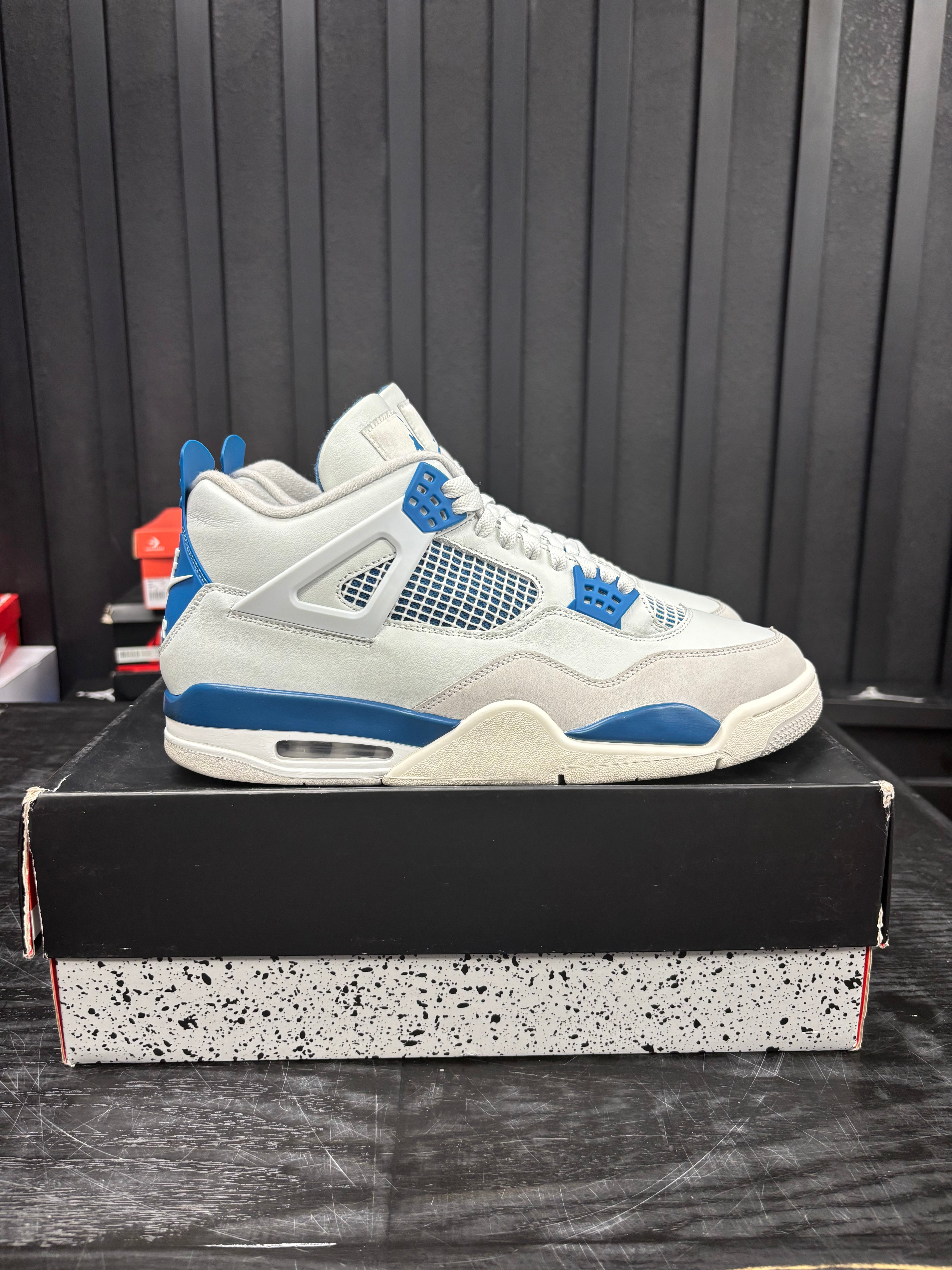 Jordan 4 Retro Military Blue (2024) - Used - 3847