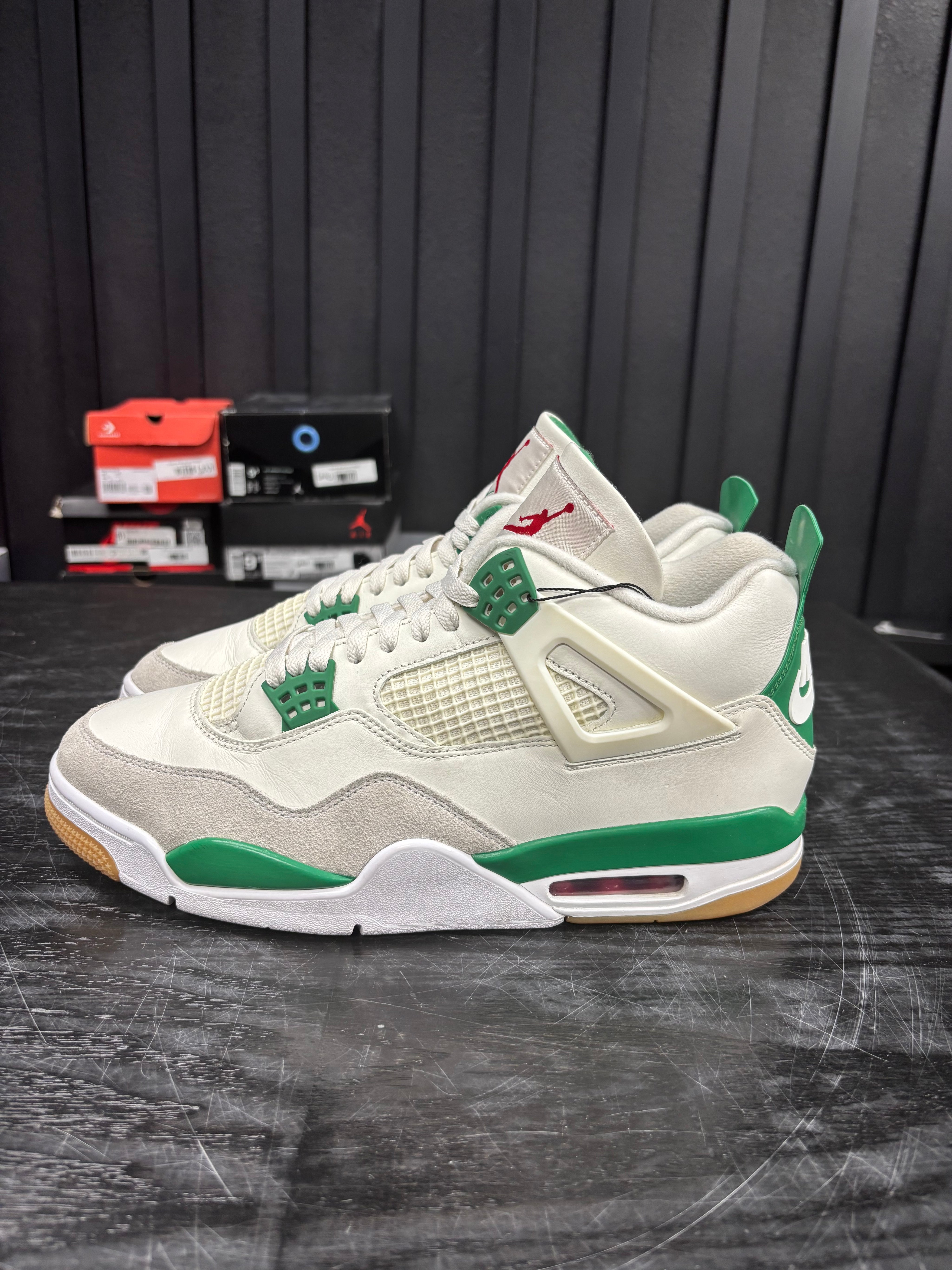 Jordan 4 Retro SB Pine Green - Used - 1736