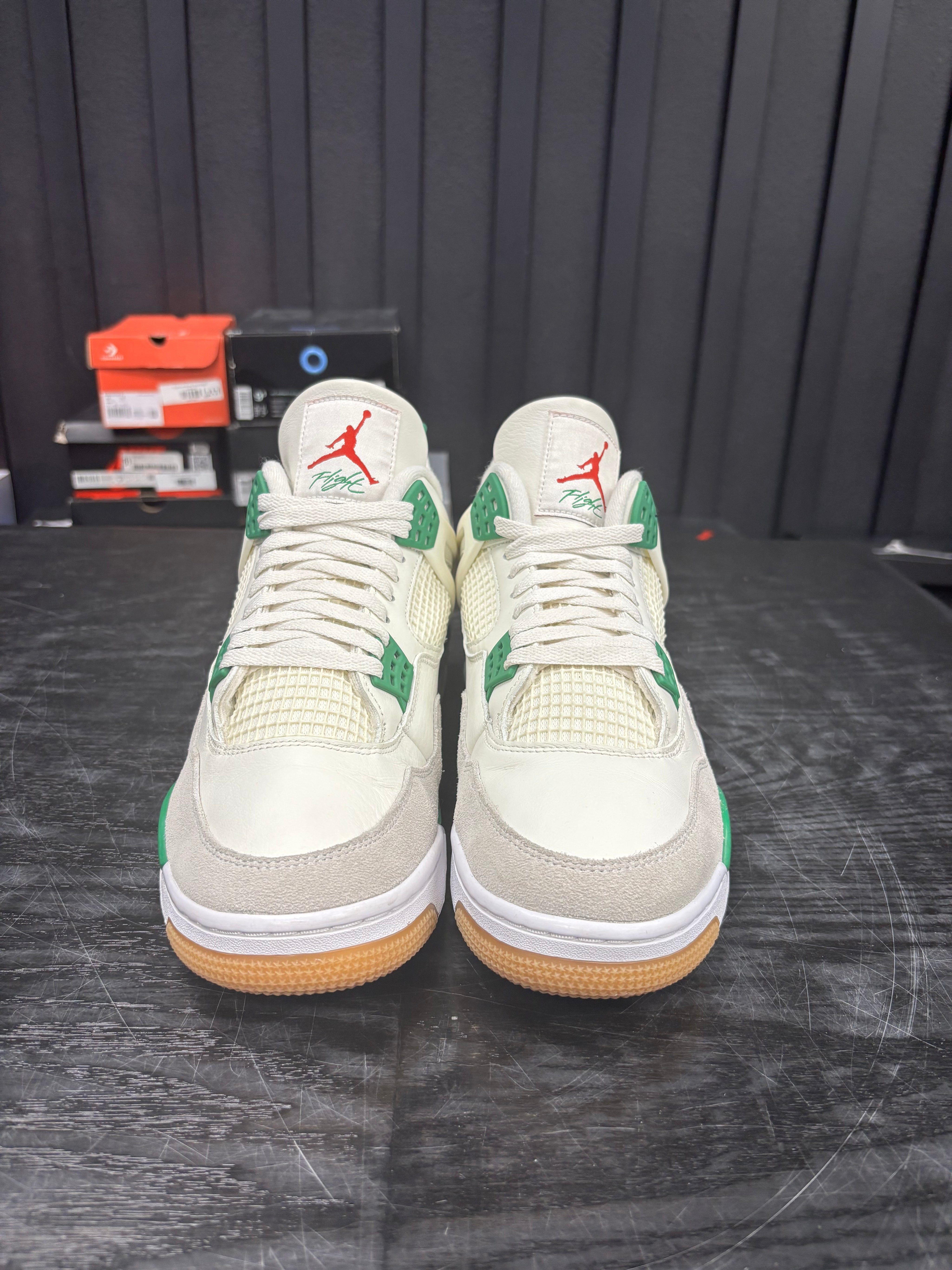 Jordan 4 Retro SB Pine Green - Used - 1736
