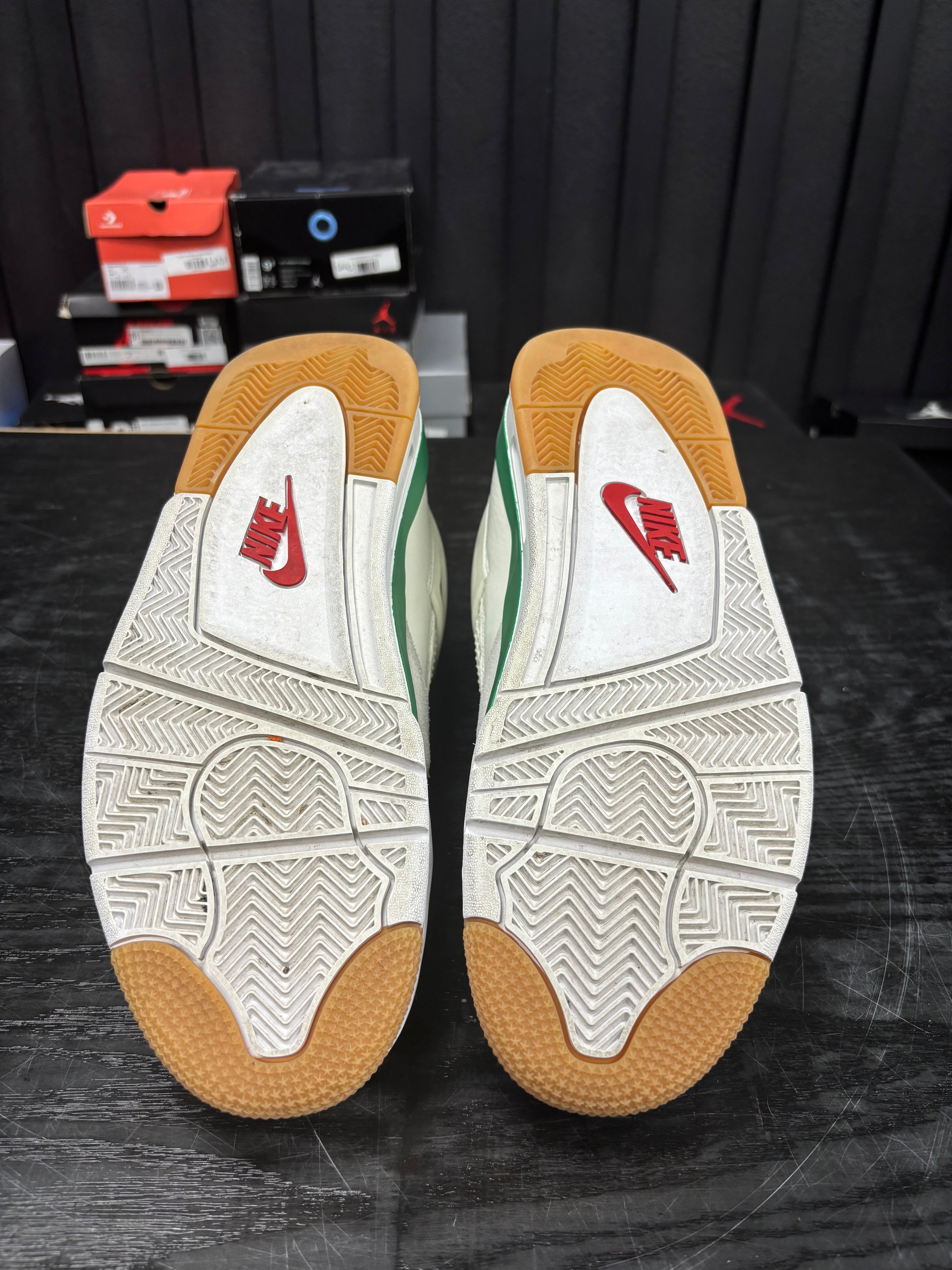 Jordan 4 Retro SB Pine Green - Used - 1736