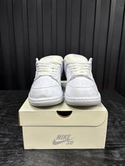 Nike SB Dunk Low Supreme 94 White Metallic Silver - Used -  4396