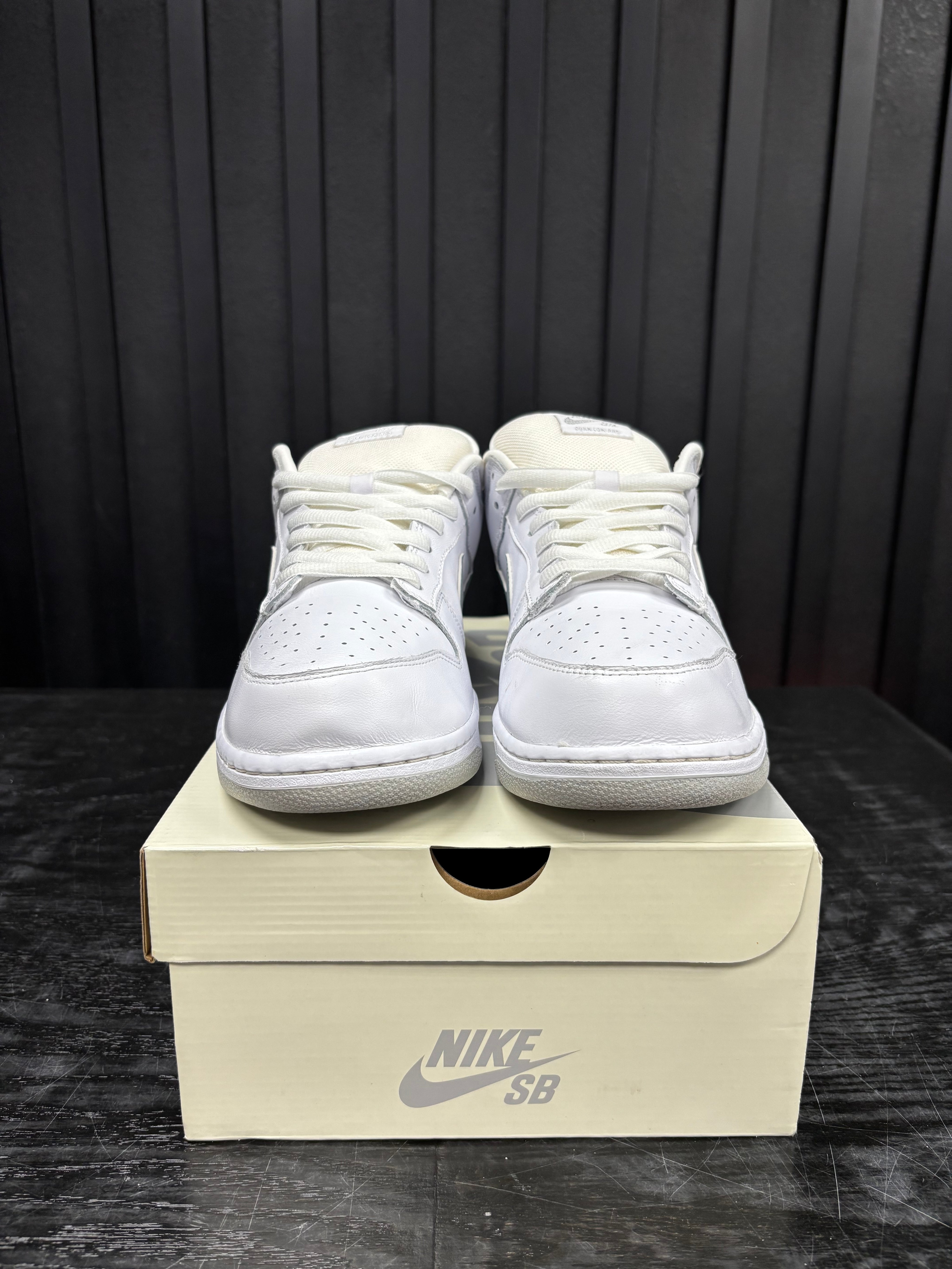 Nike SB Dunk Low Supreme 94 White Metallic Silver - Used -  4396