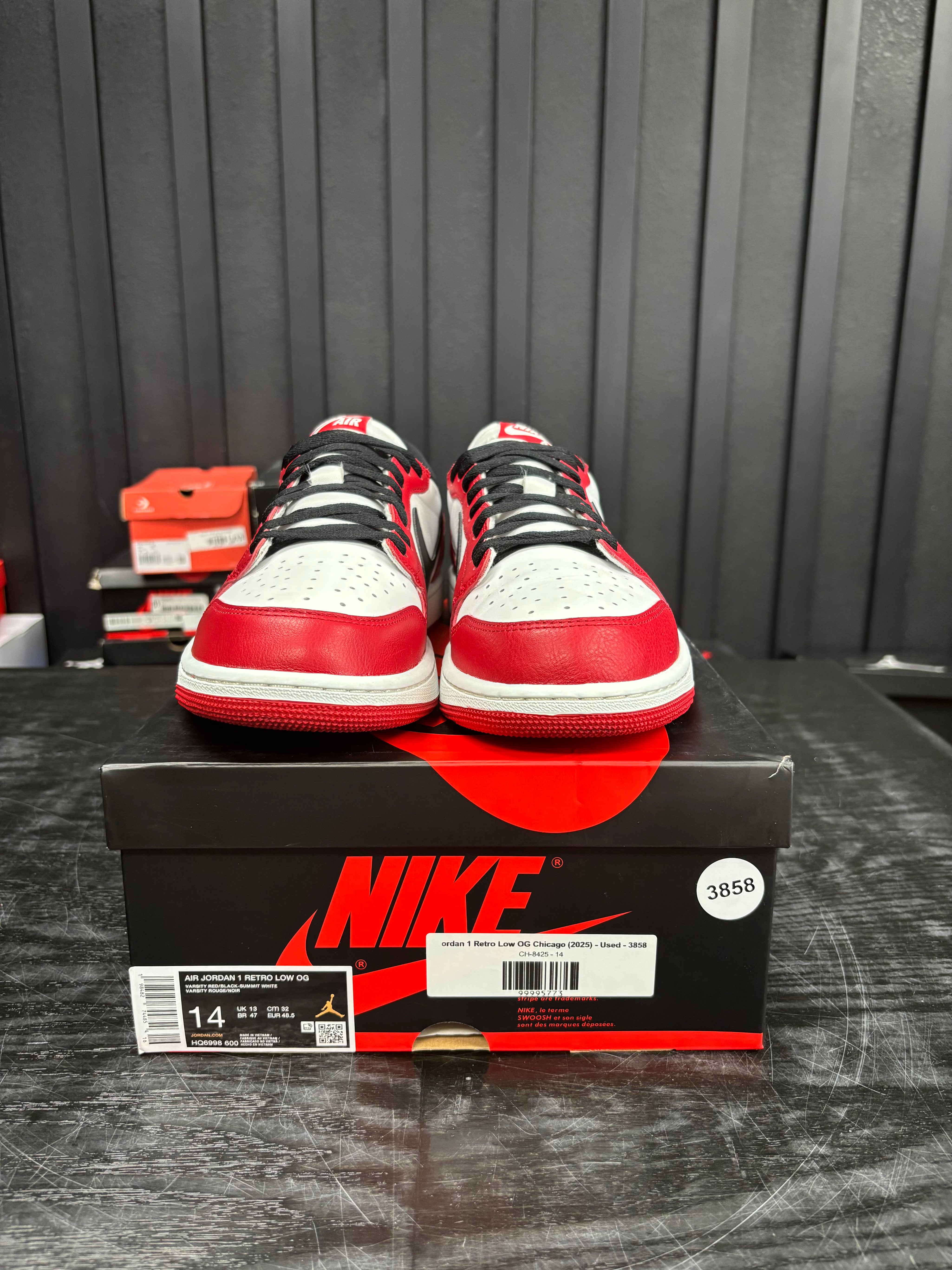 Jordan 1 Retro Low OG Chicago (2025) - Used - 3858