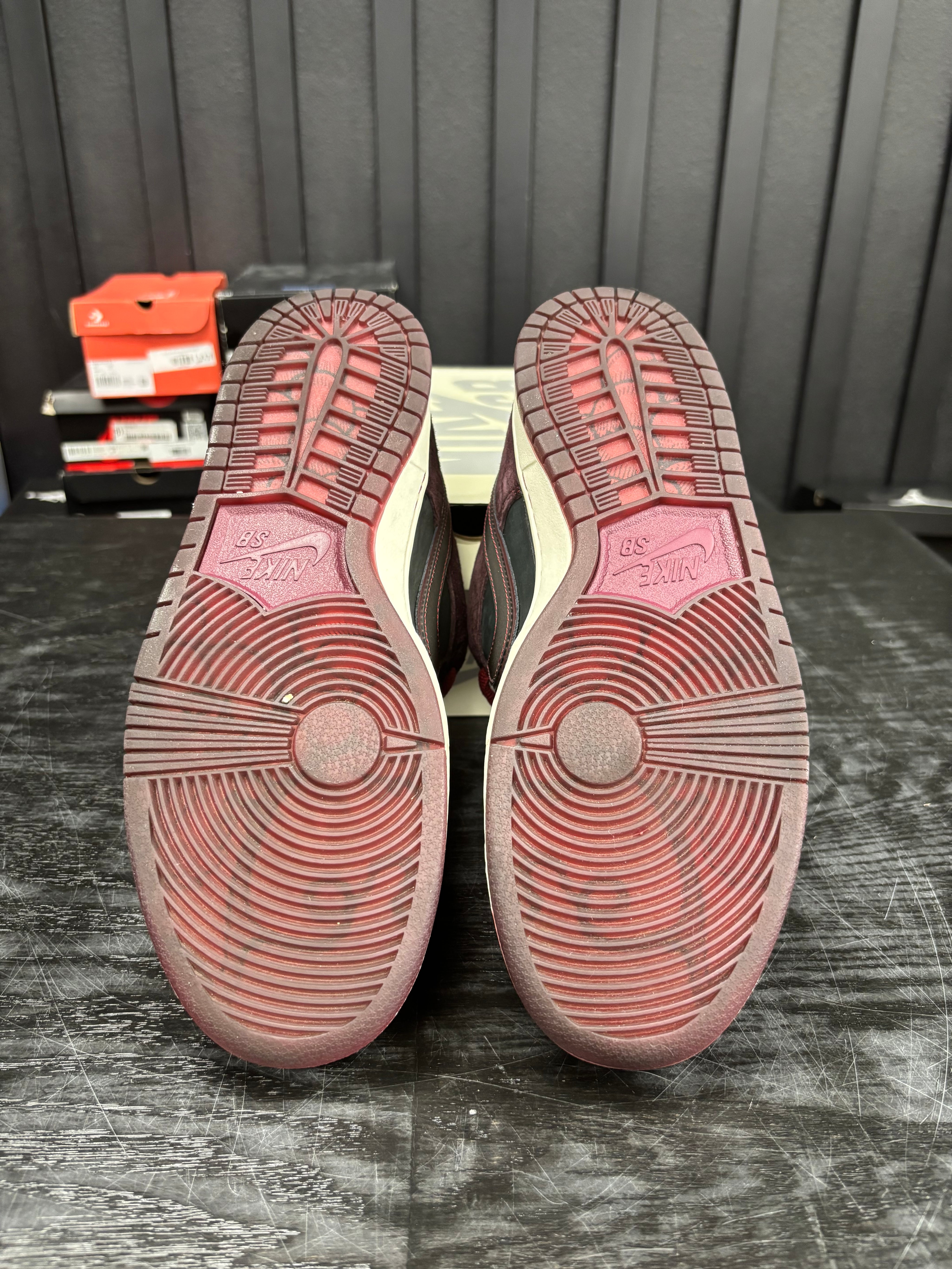 Nike SB Dunk Low Riot Skateshop - Used - 4389