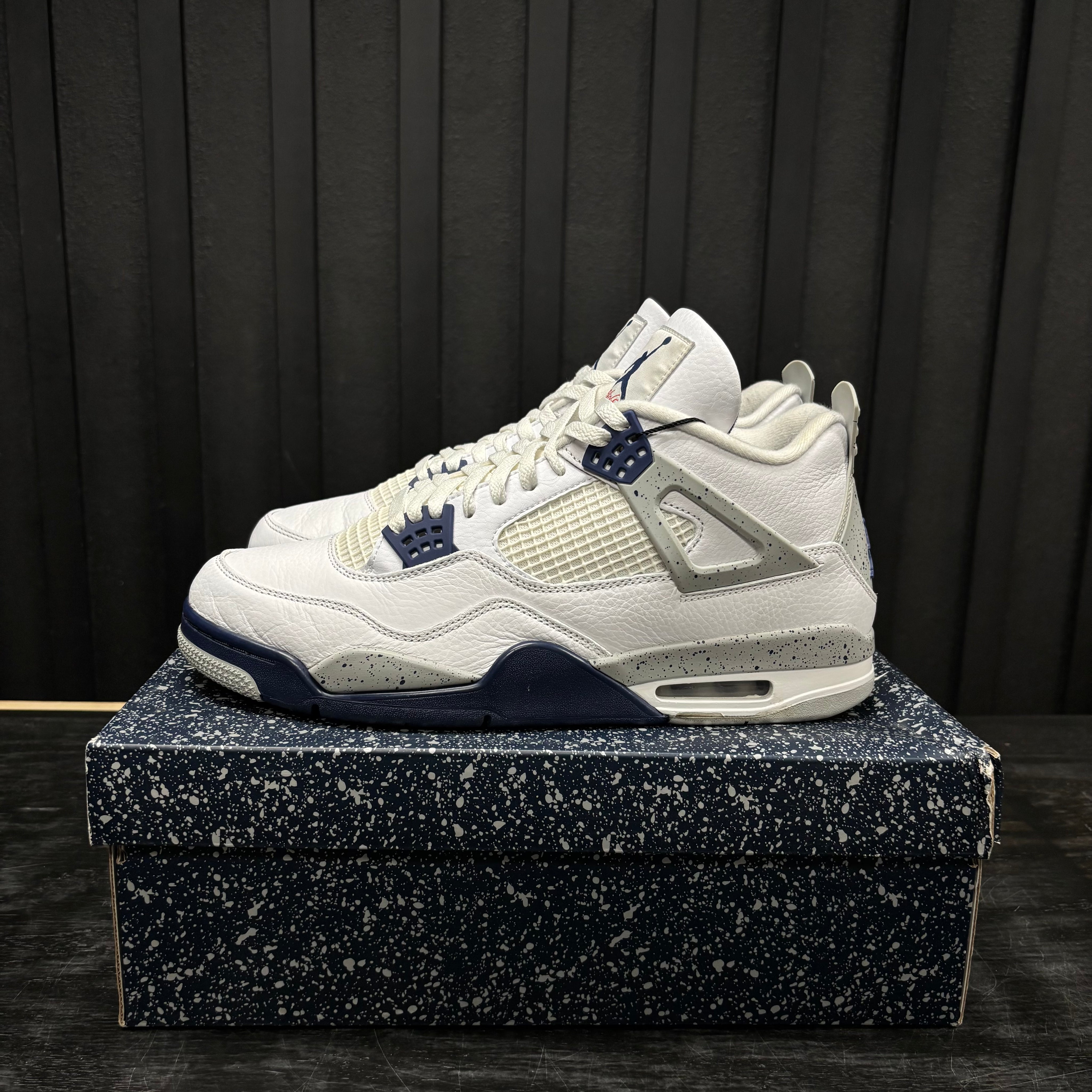 Jordan 4 Retro Midnight Navy - Used - 3840