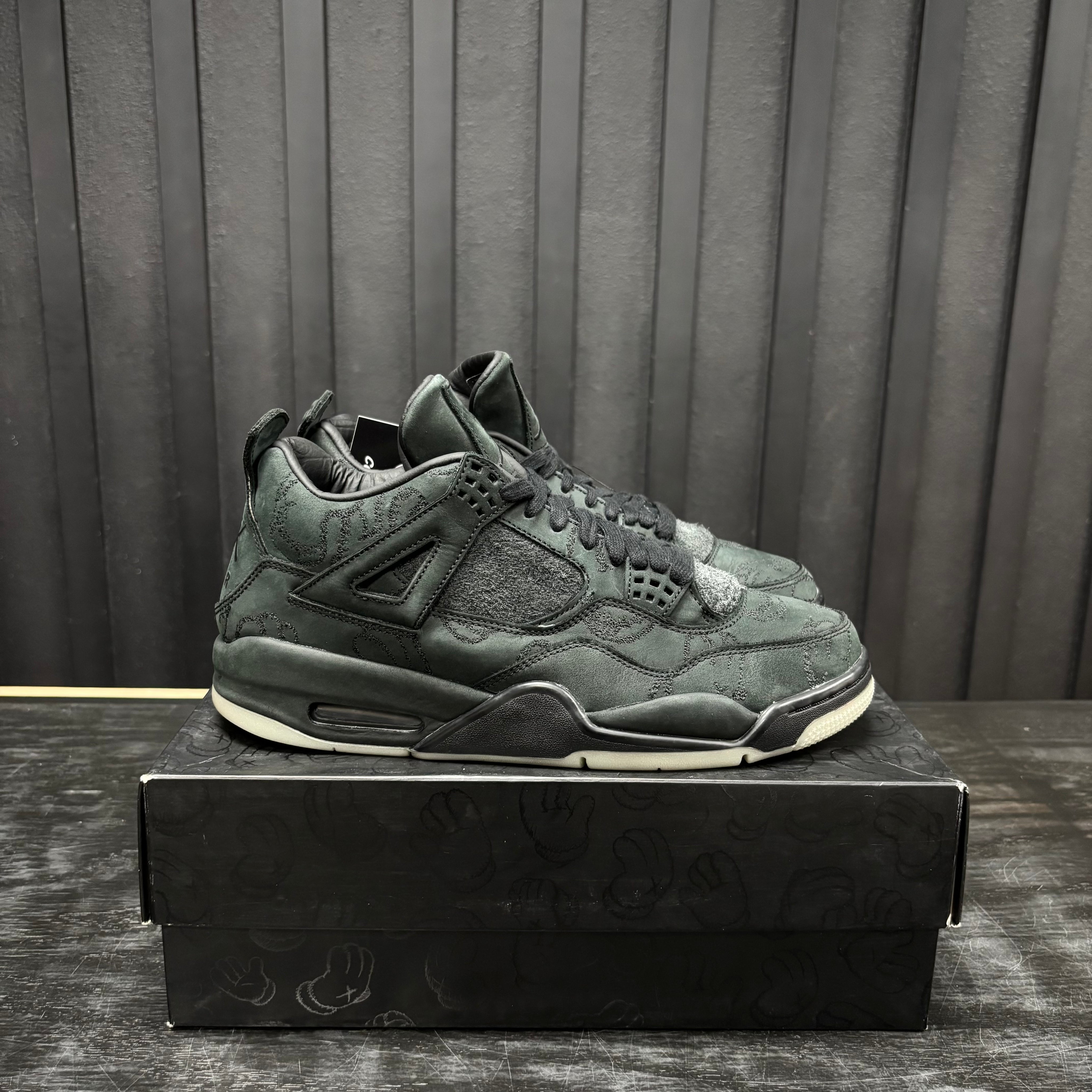 Jordan 4 Retro Kaws Black - Used - 3864
