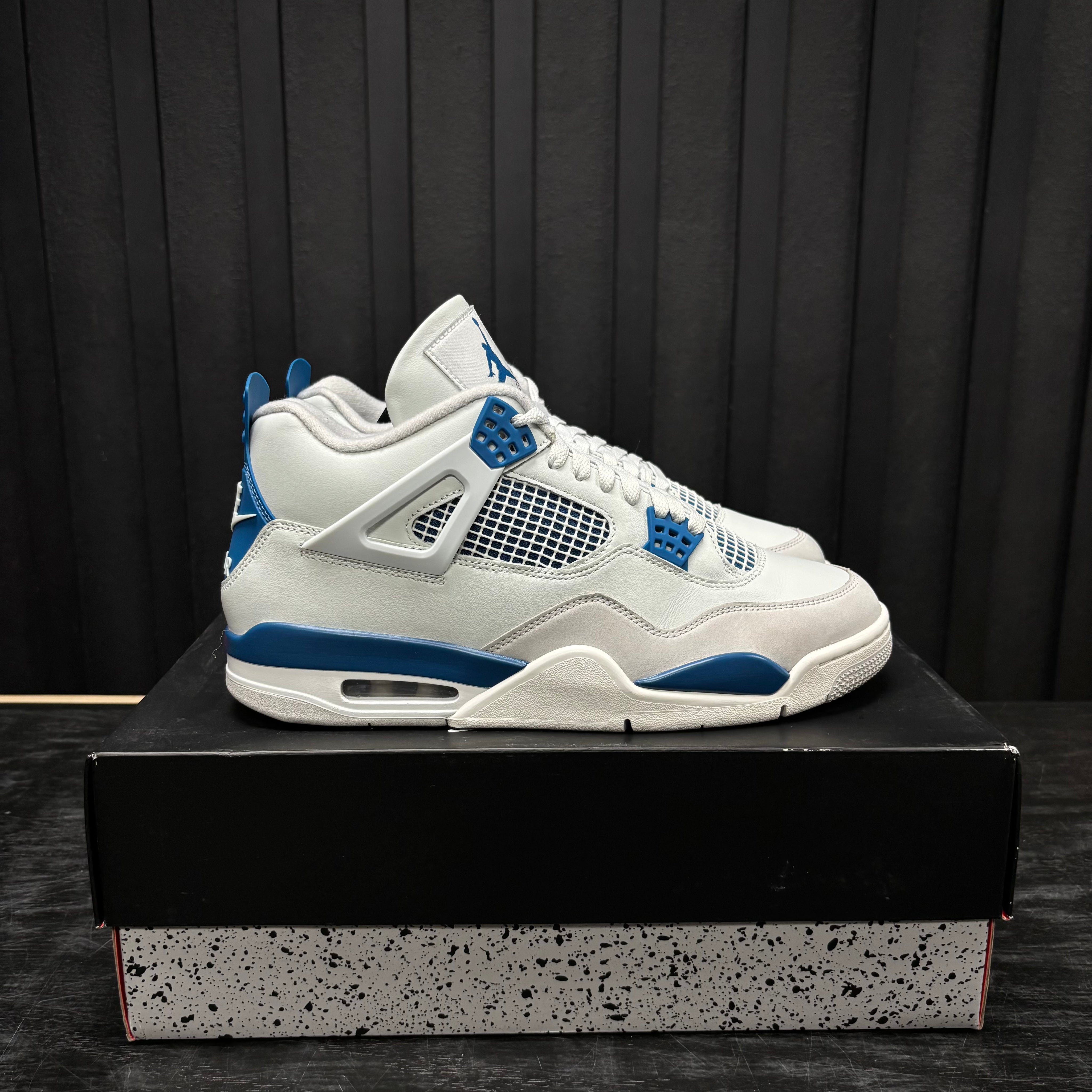Jordan 4 Retro Military Blue (2024) - Used - 3797