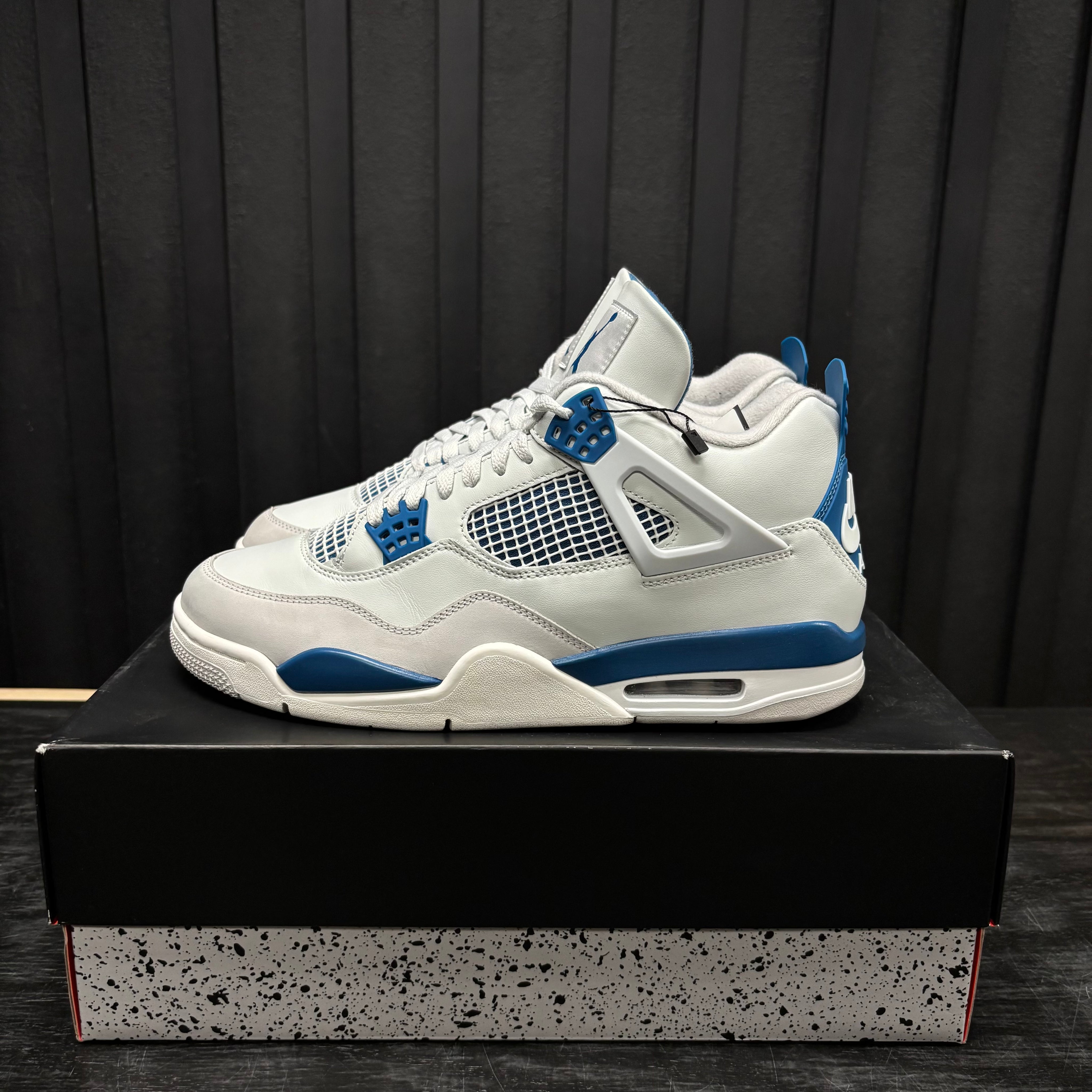Jordan 4 Retro Military Blue (2024) - Used - 3797