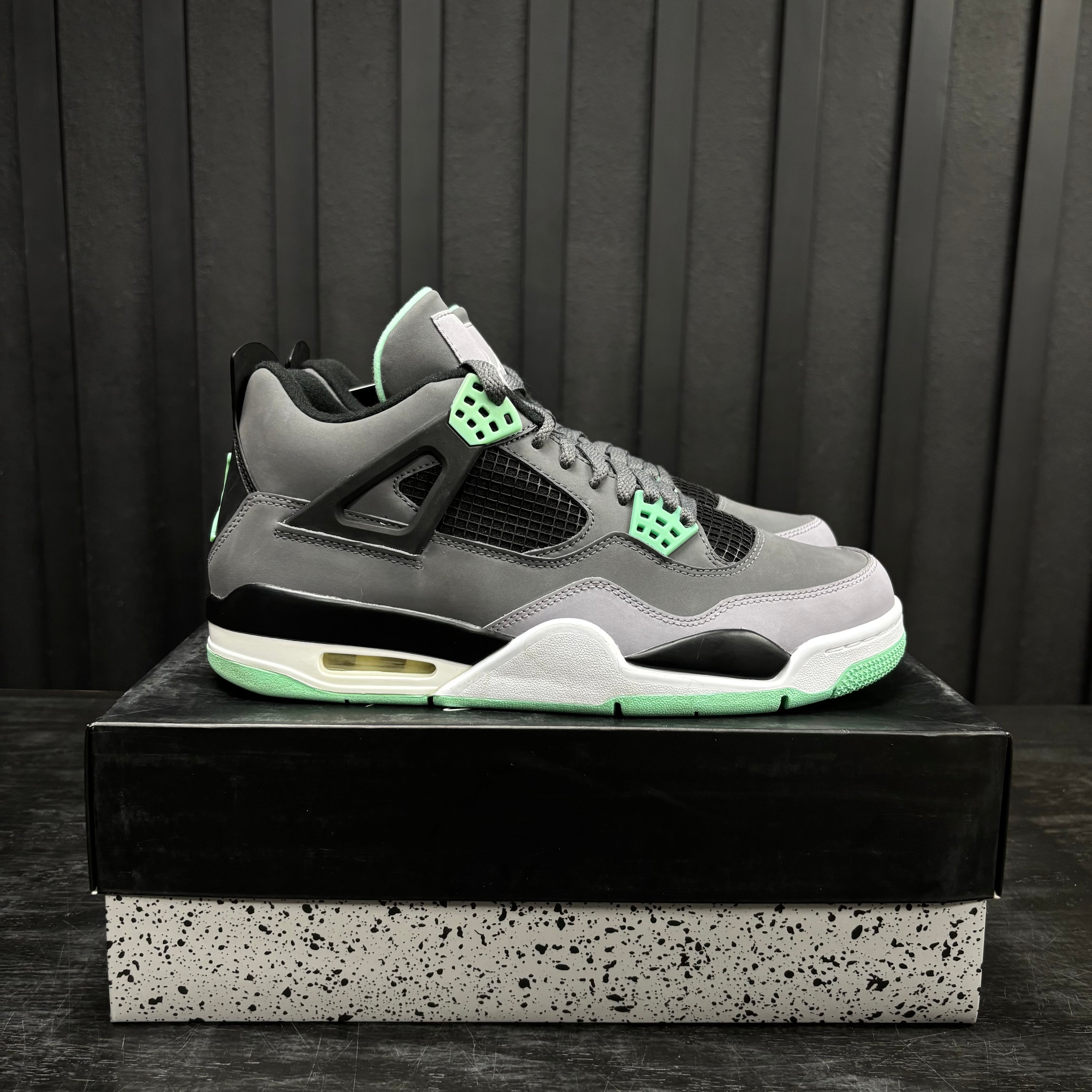 Jordan 4 Retro Green Glow - Used - 1879