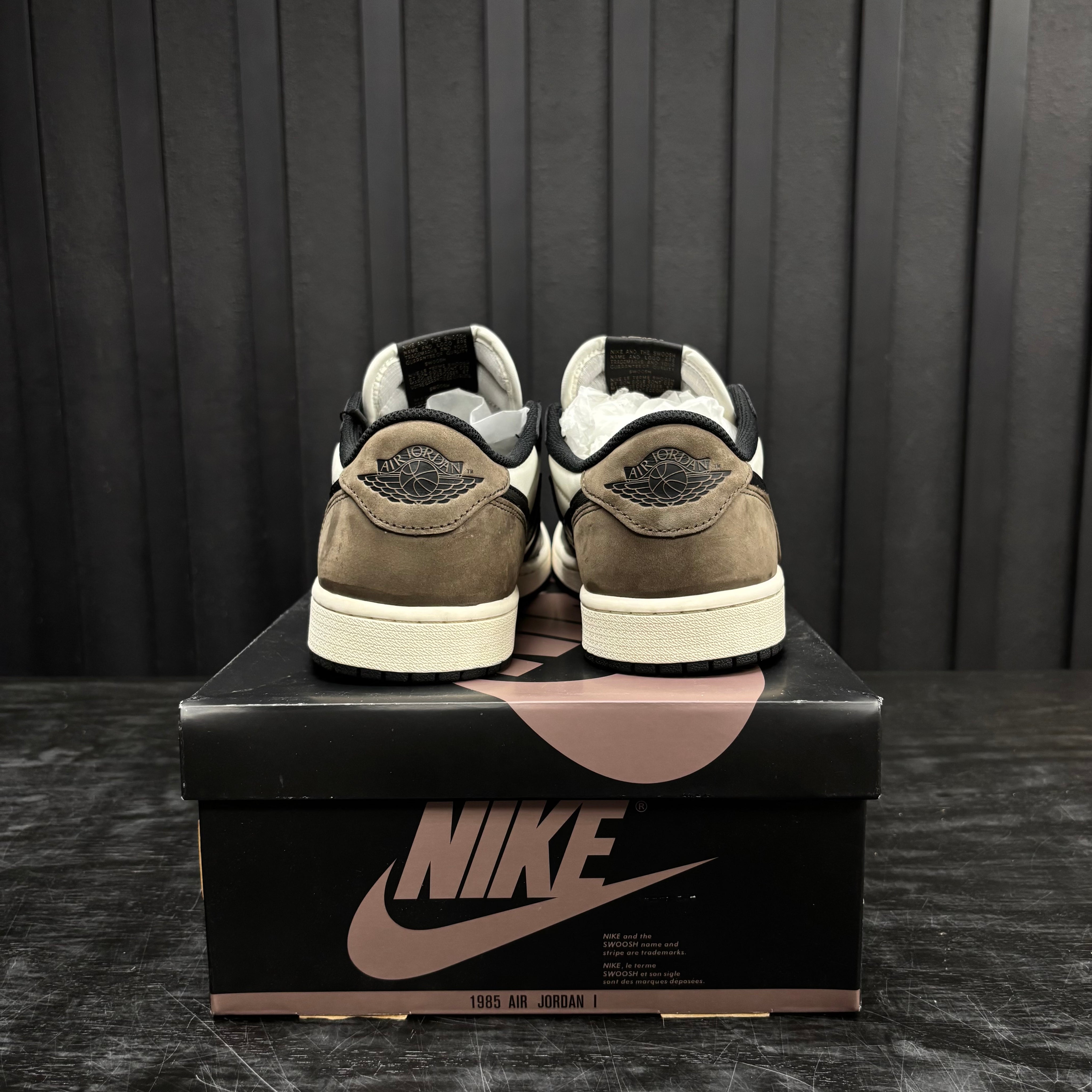 Jordan 1 Retro Low OG Mocha - Used - 1866