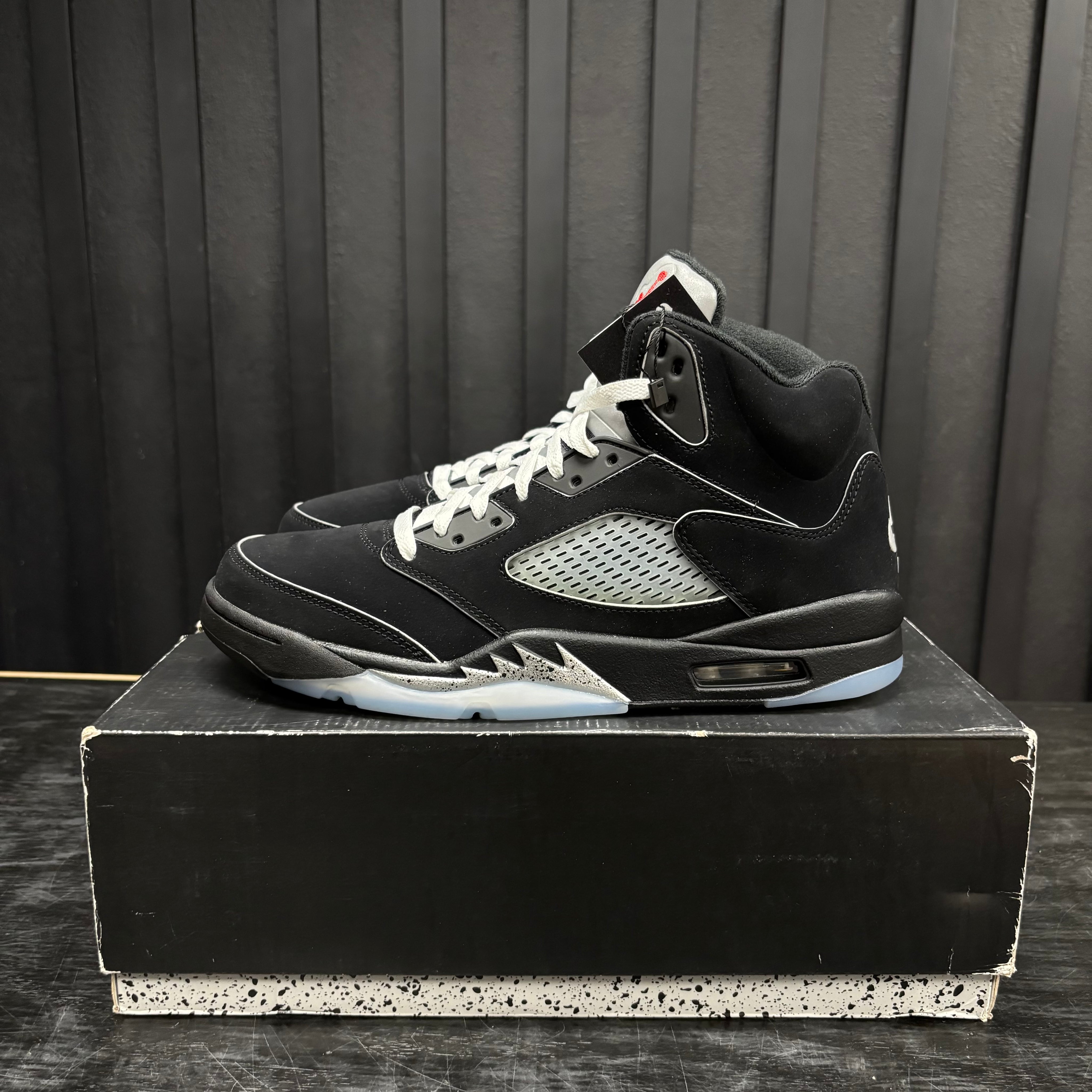 Jordan 5 Retro OG Black Metallic Reimagined - Used - 3822