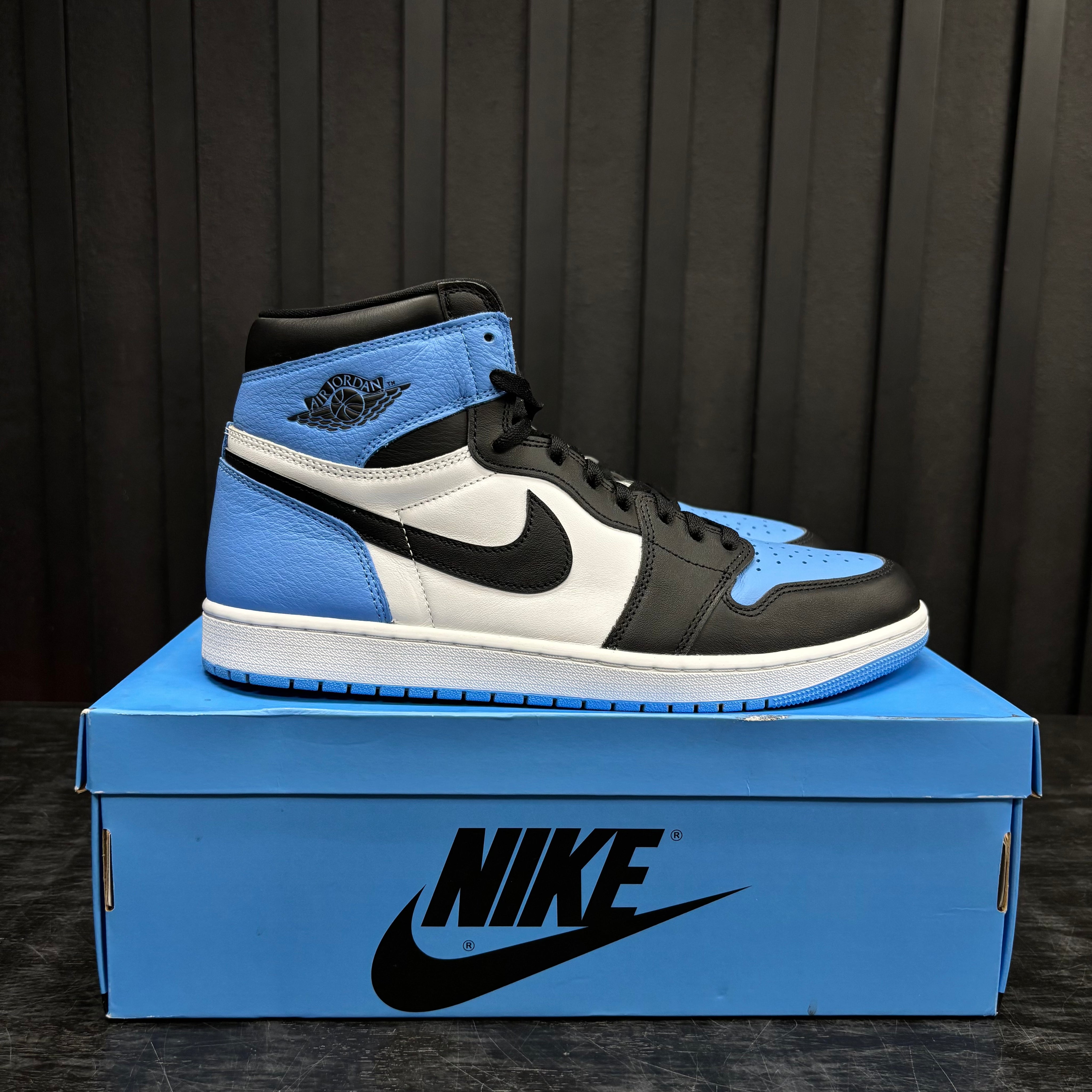 Jordan 1 Retro High OG UNC Toe - Used - 3846