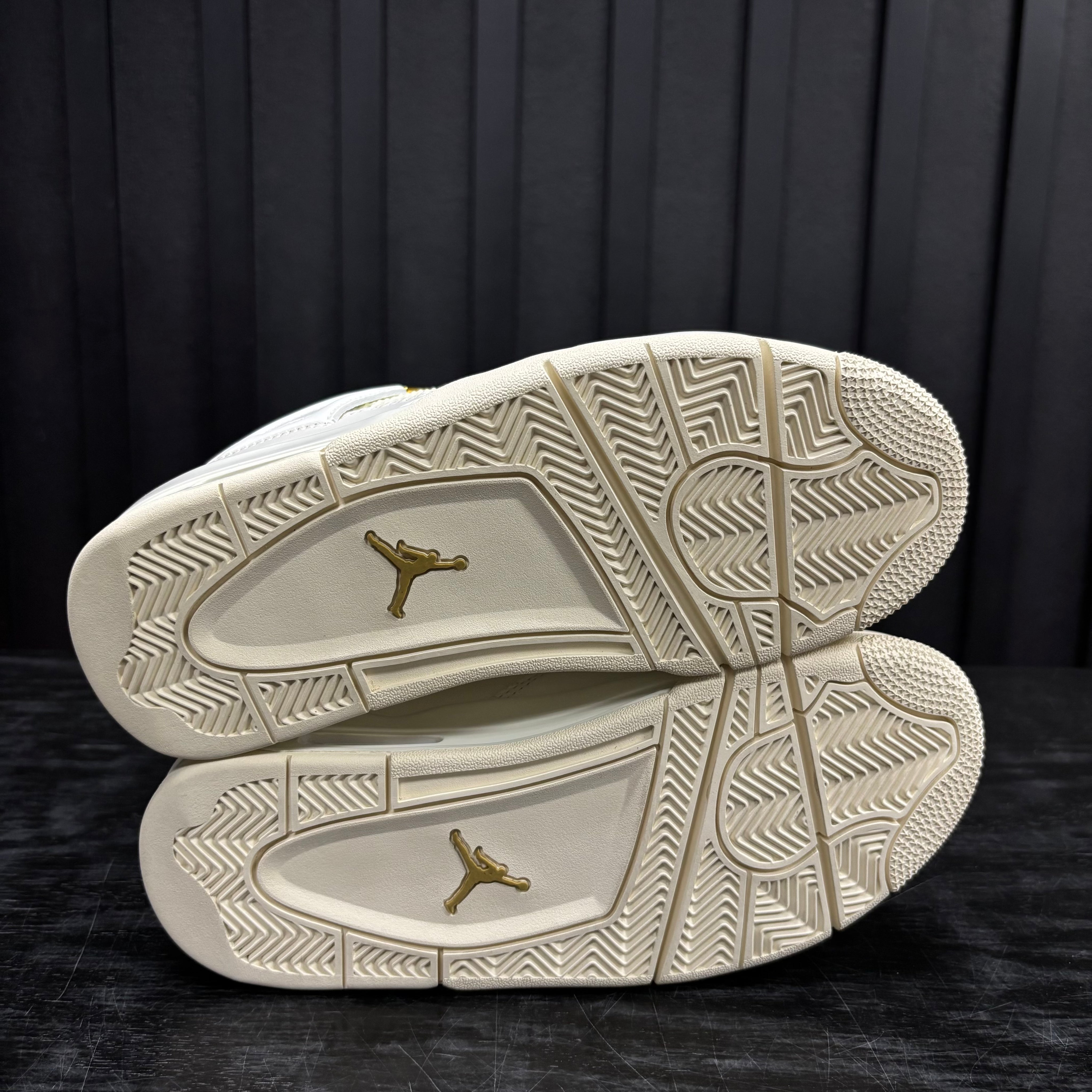 Jordan 4 Retro Metallic Gold (Women's) - Used - 1865