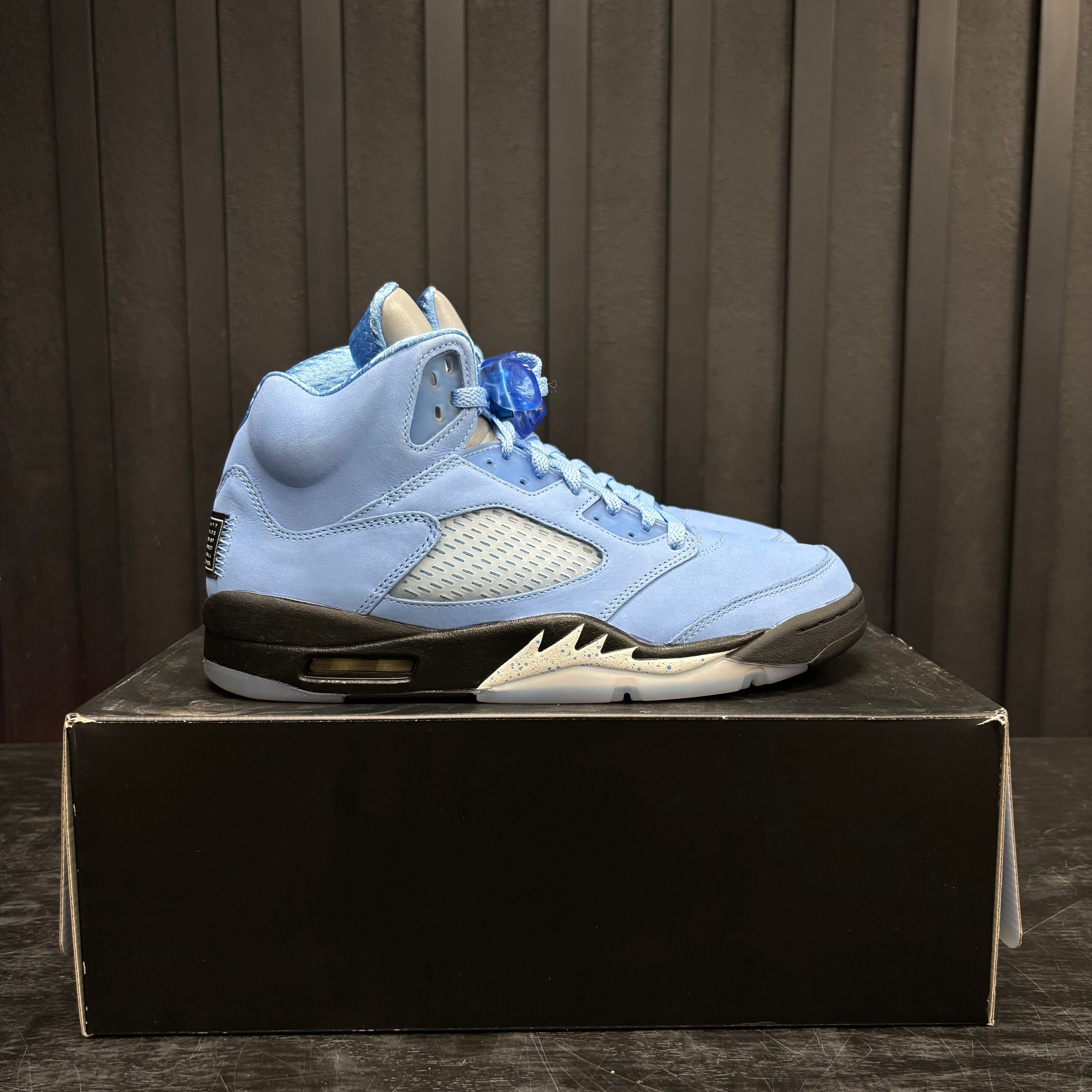 Jordan 5 Retro UNC University Blue - Used - 3800