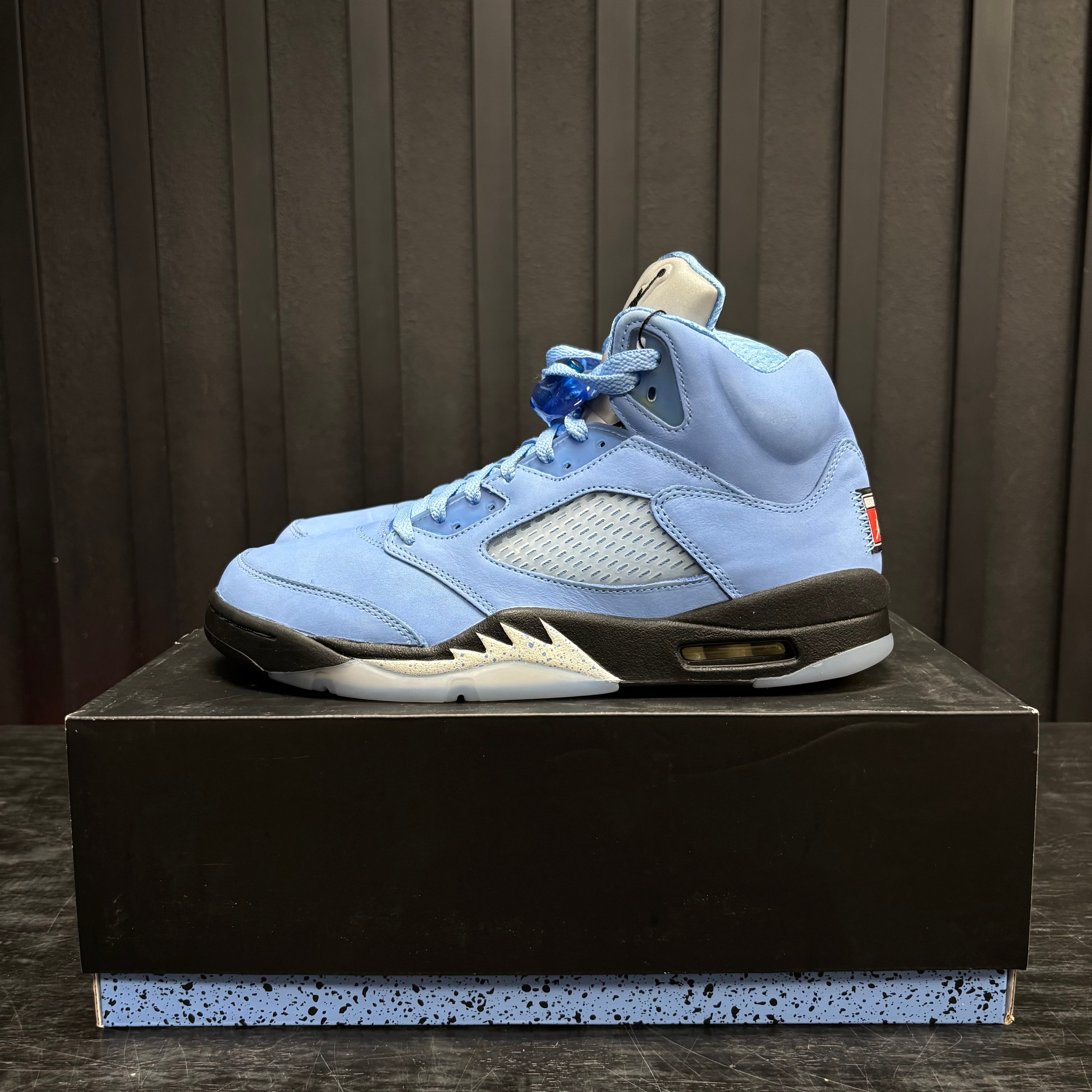 Jordan 5 Retro UNC University Blue - Used - 3800
