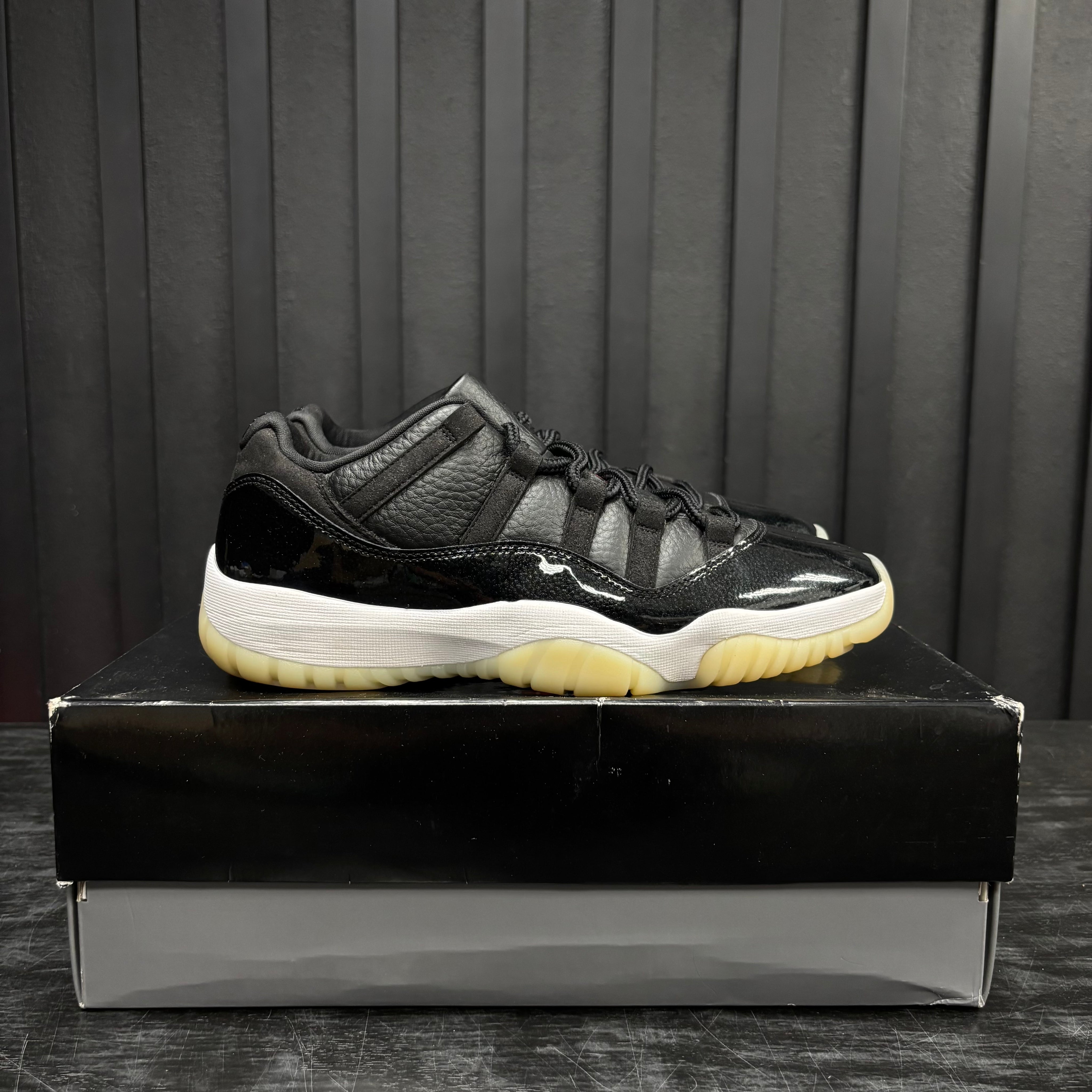 Jordan 11 Retro Low 72-10 - Used - 1867