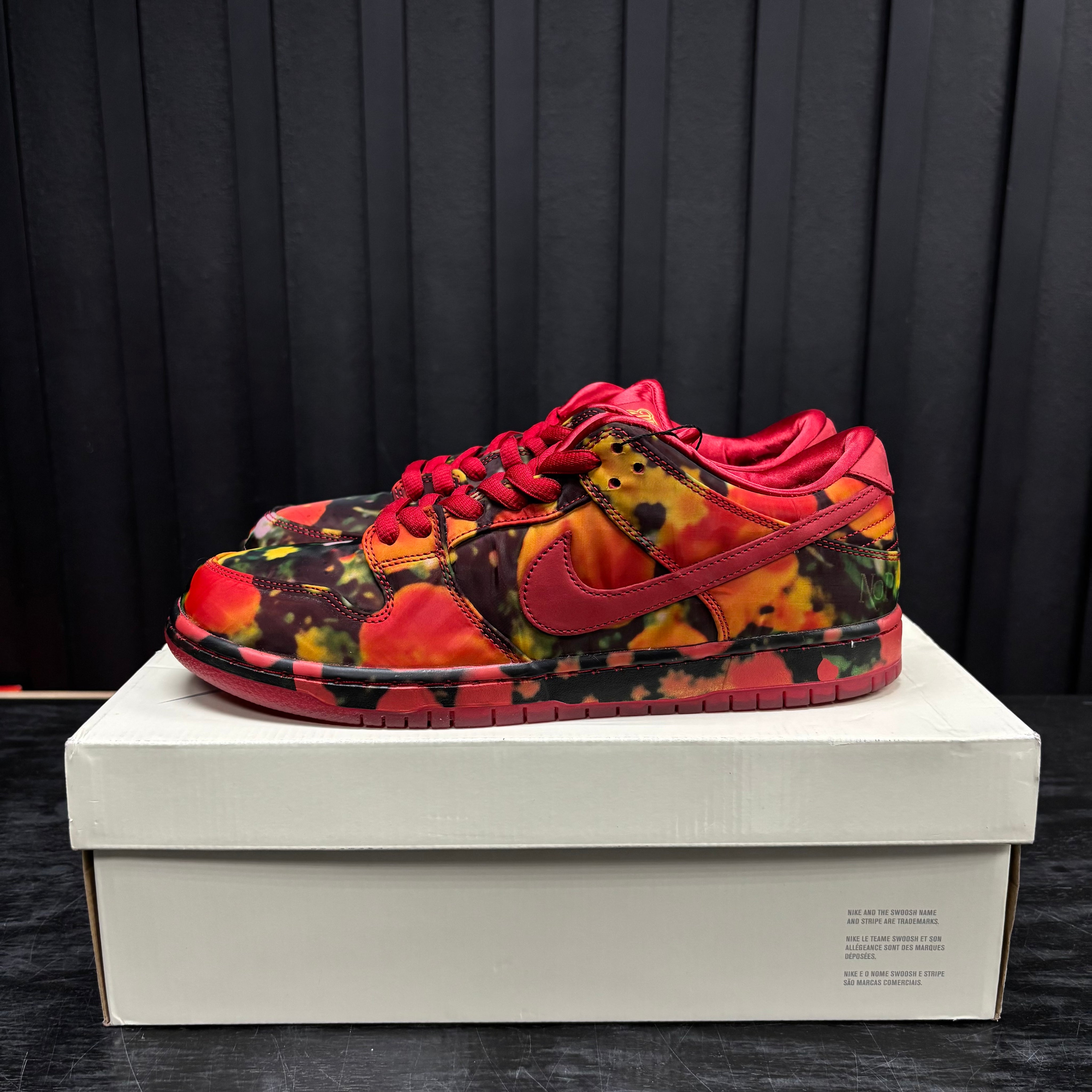 Nike SB Dunk Low The Wizard of Oz Poppy Field - Used - 3819
