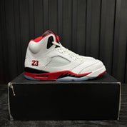Jordan 5 Retro Fire Red Black Tongue (2025) - Used - 3823
