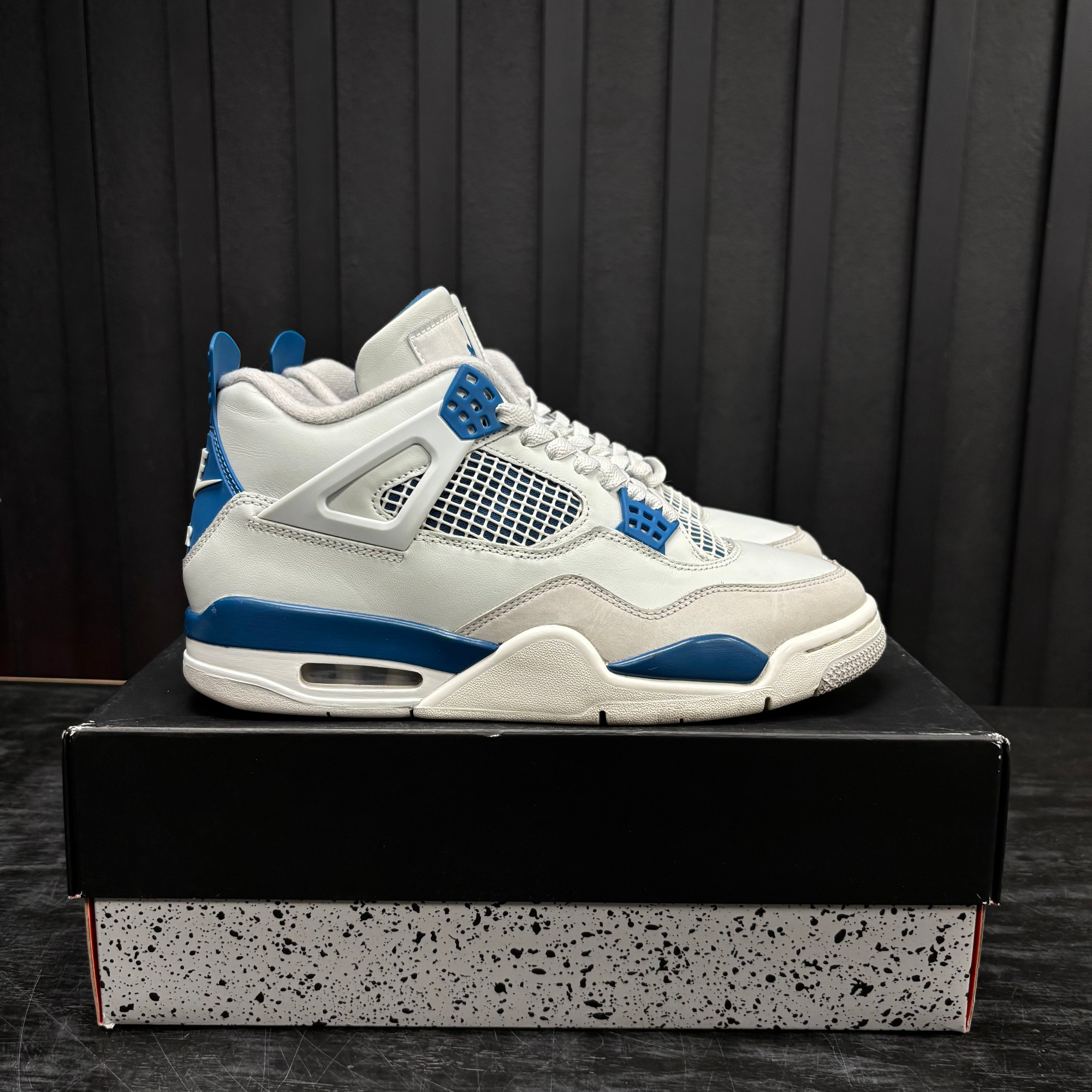 Jordan 4 Retro Military Blue (2024) - Used - 3804