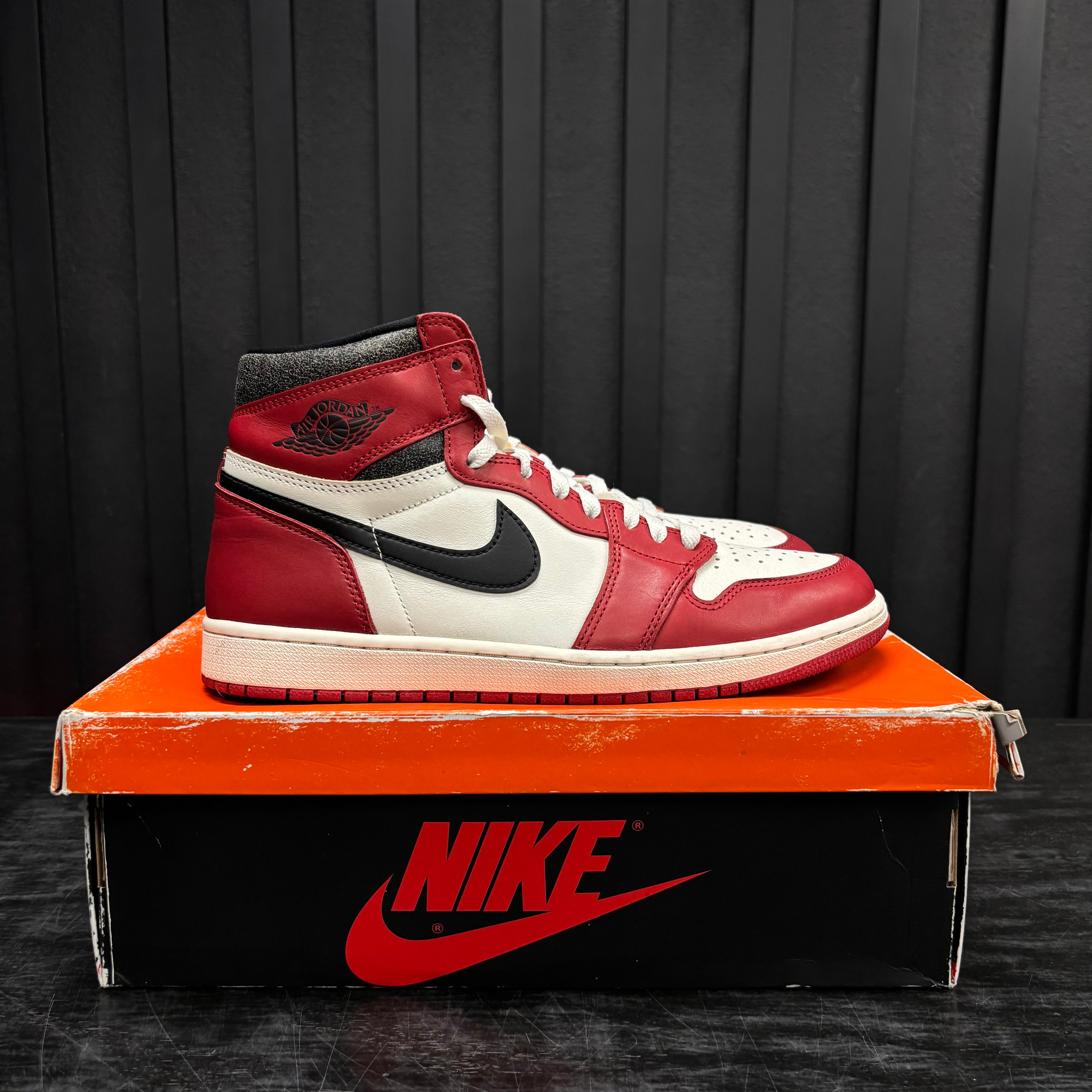 Jordan 1 Retro High OG Chicago Lost and Found - Used - 1872