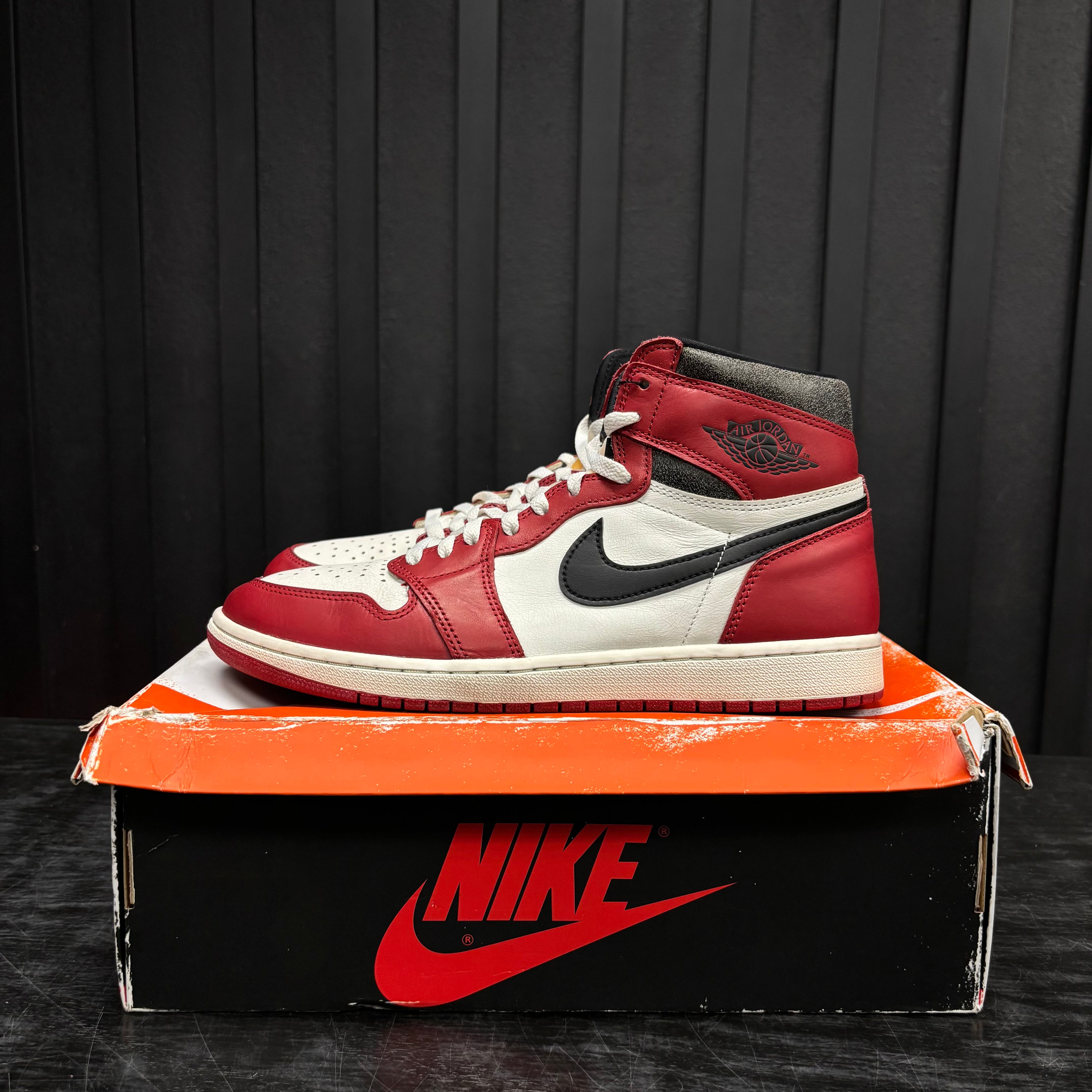 Jordan 1 Retro High OG Chicago Lost and Found - Used - 1872