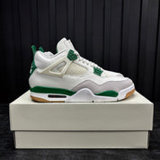 Jordan 4 Retro SB Pine Green - Used - 1885