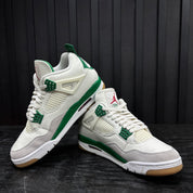 Jordan 4 Retro SB Pine Green - Used - 1885