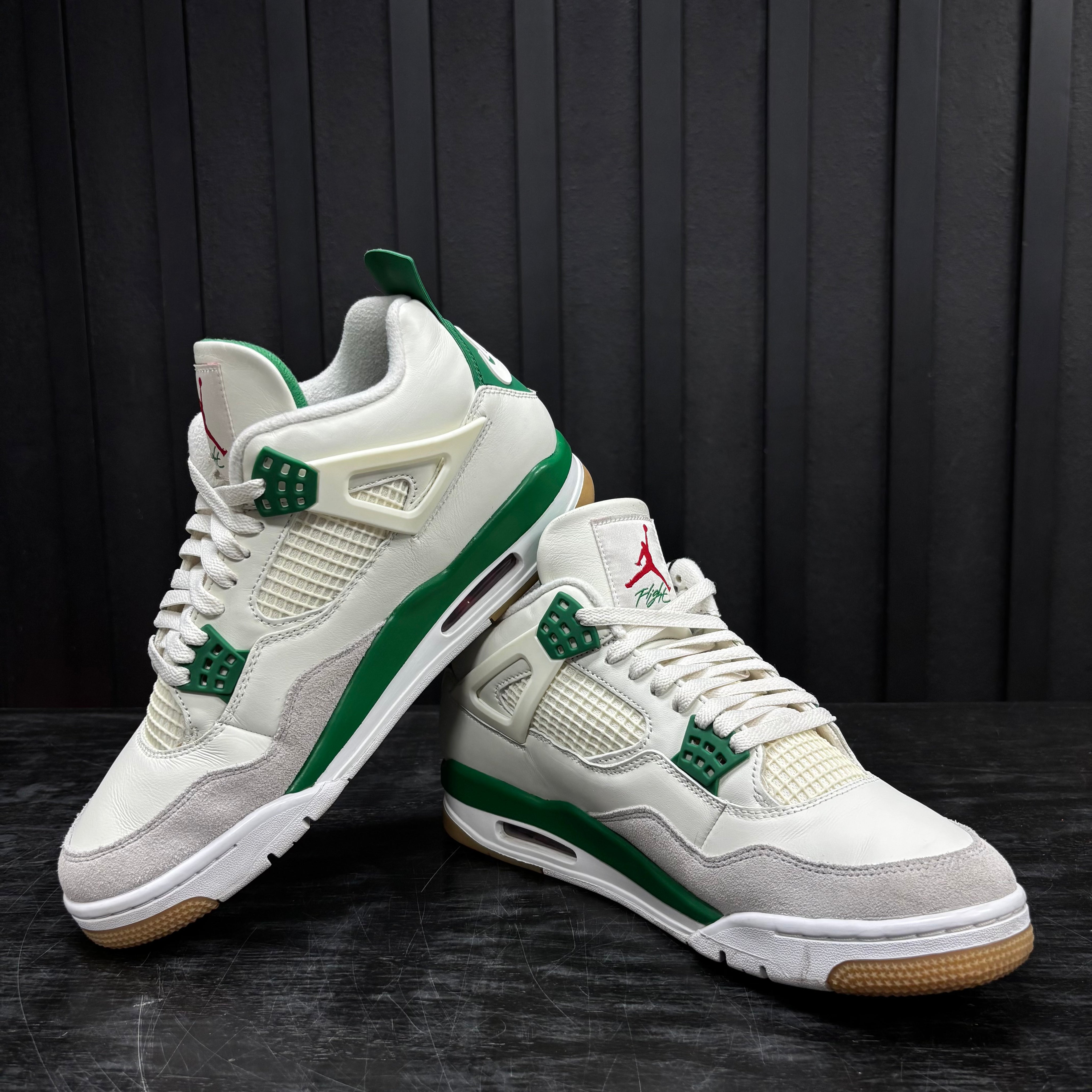 Jordan 4 Retro SB Pine Green - Used - 1885