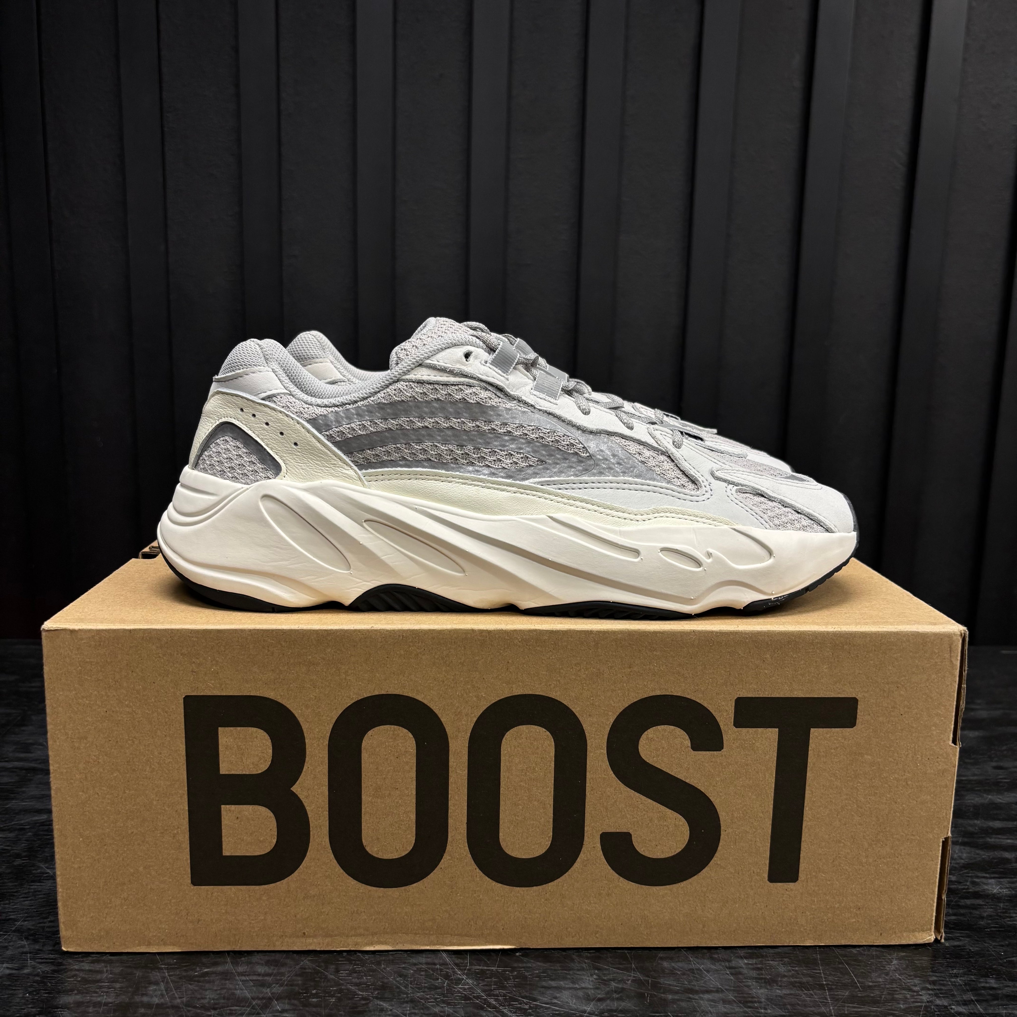adidas Yeezy Boost 700 V2 Static - Used - 3792