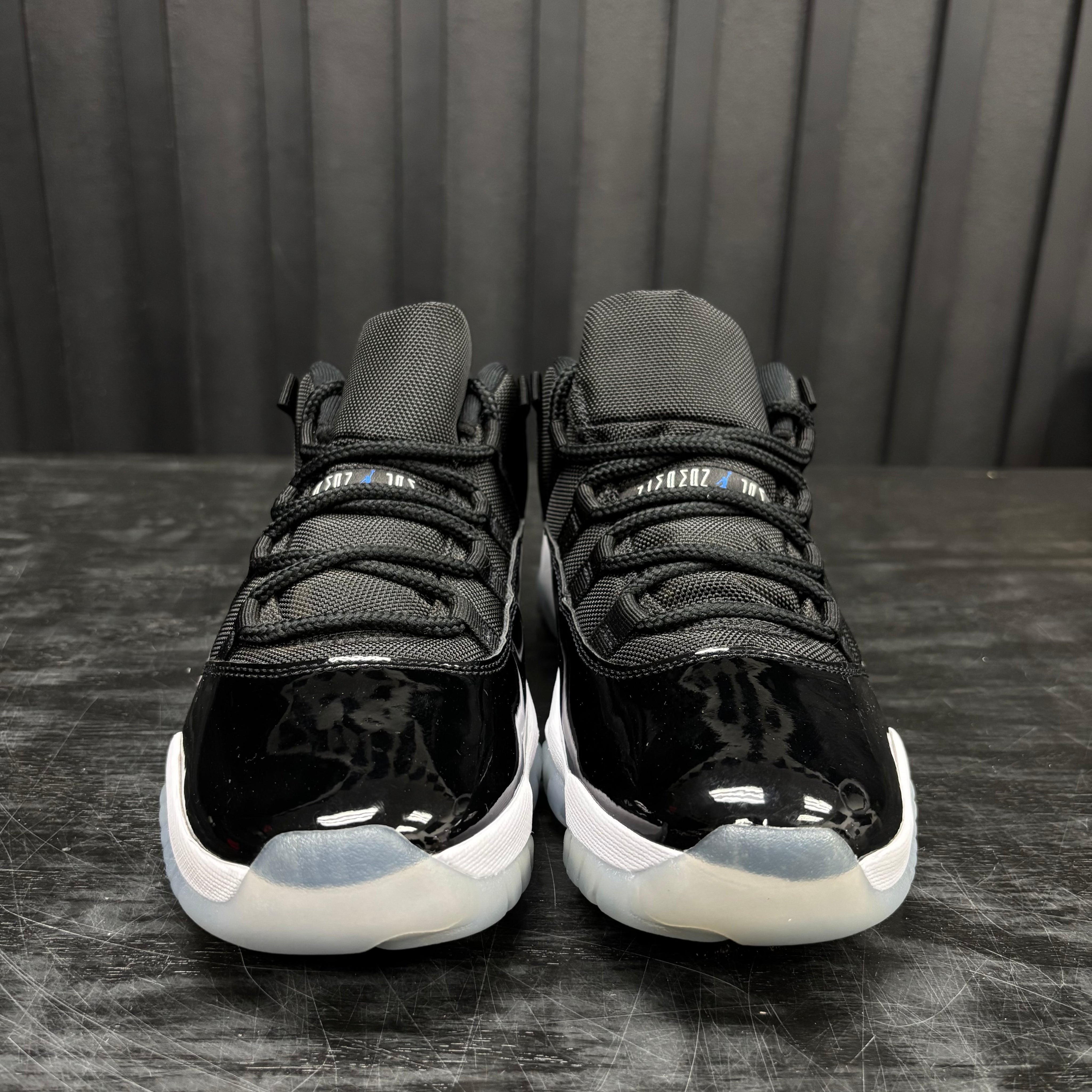 Jordan 11 Retro Low Space Jam - Used - 3878