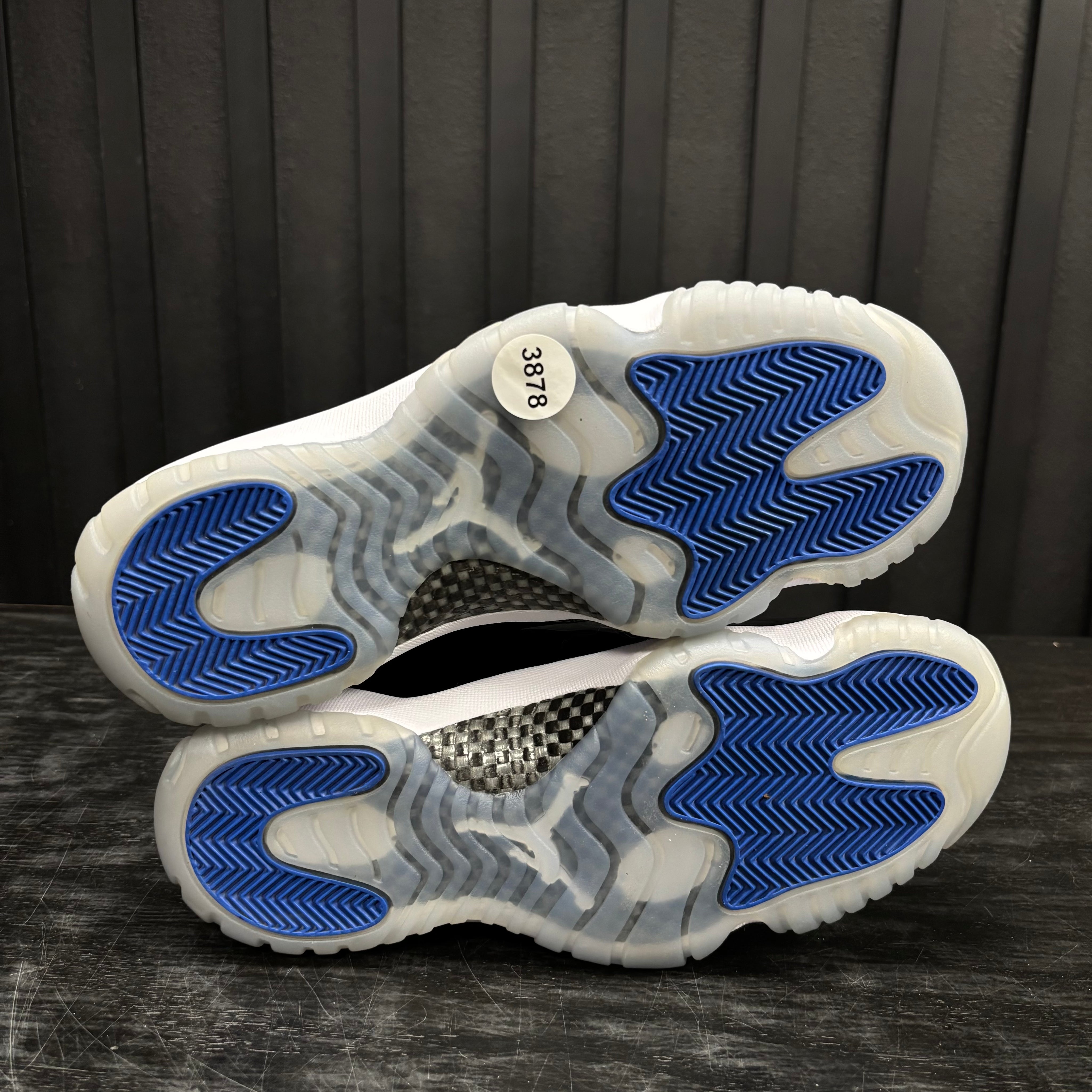 Jordan 11 Retro Low Space Jam - Used - 3878