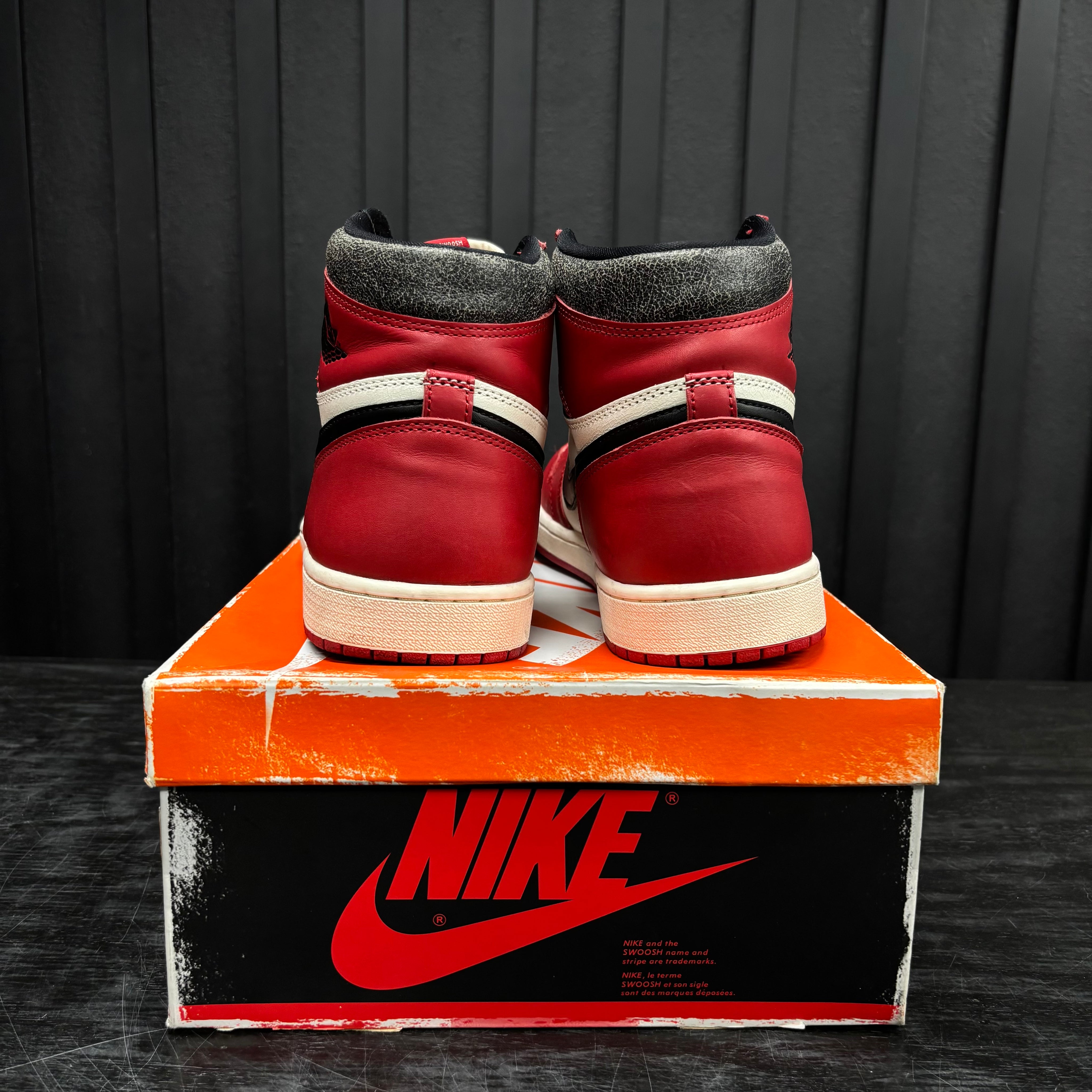 Jordan 1 Retro High OG Chicago Lost and Found - Used - 3881