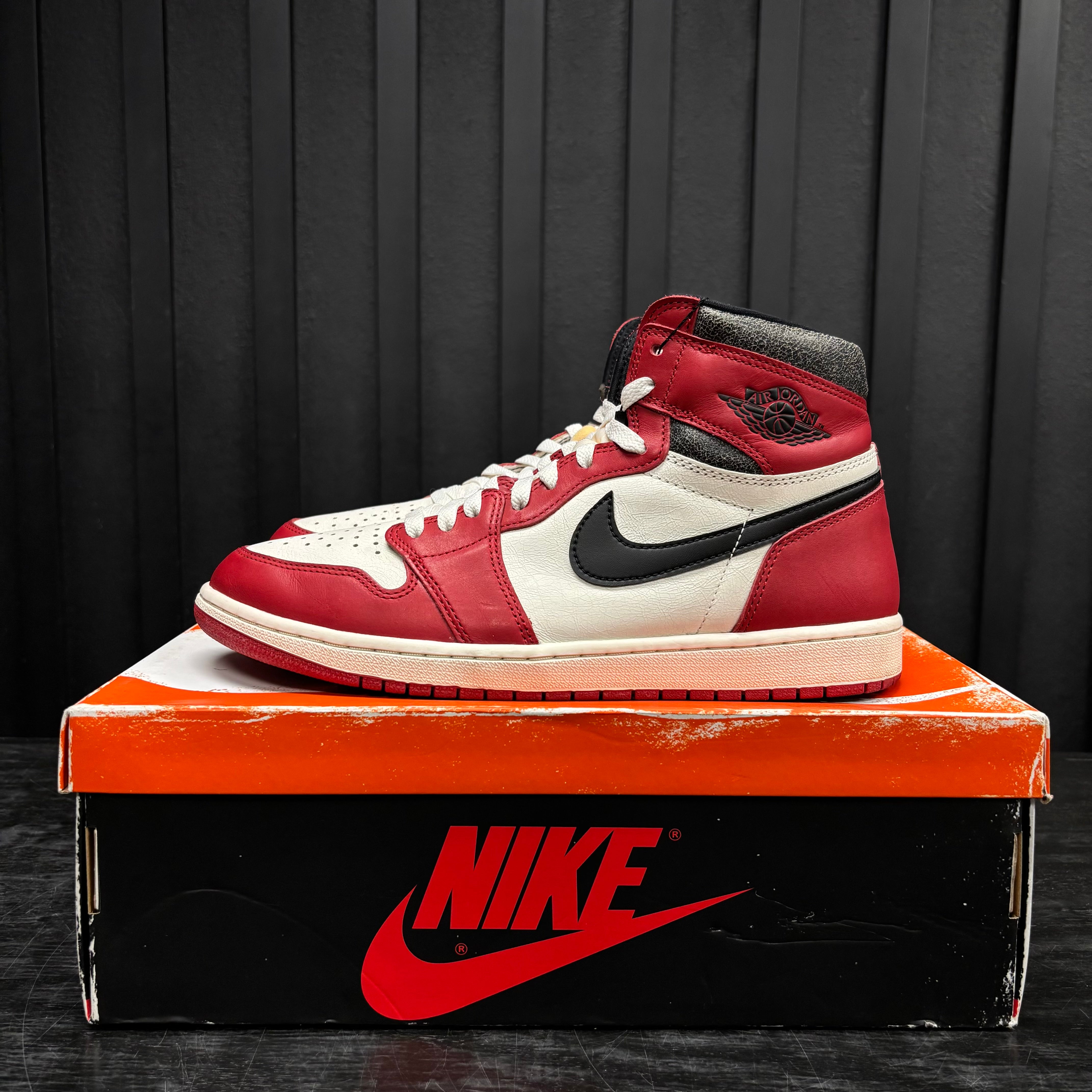 Jordan 1 Retro High OG Chicago Lost and Found - Used - 3881