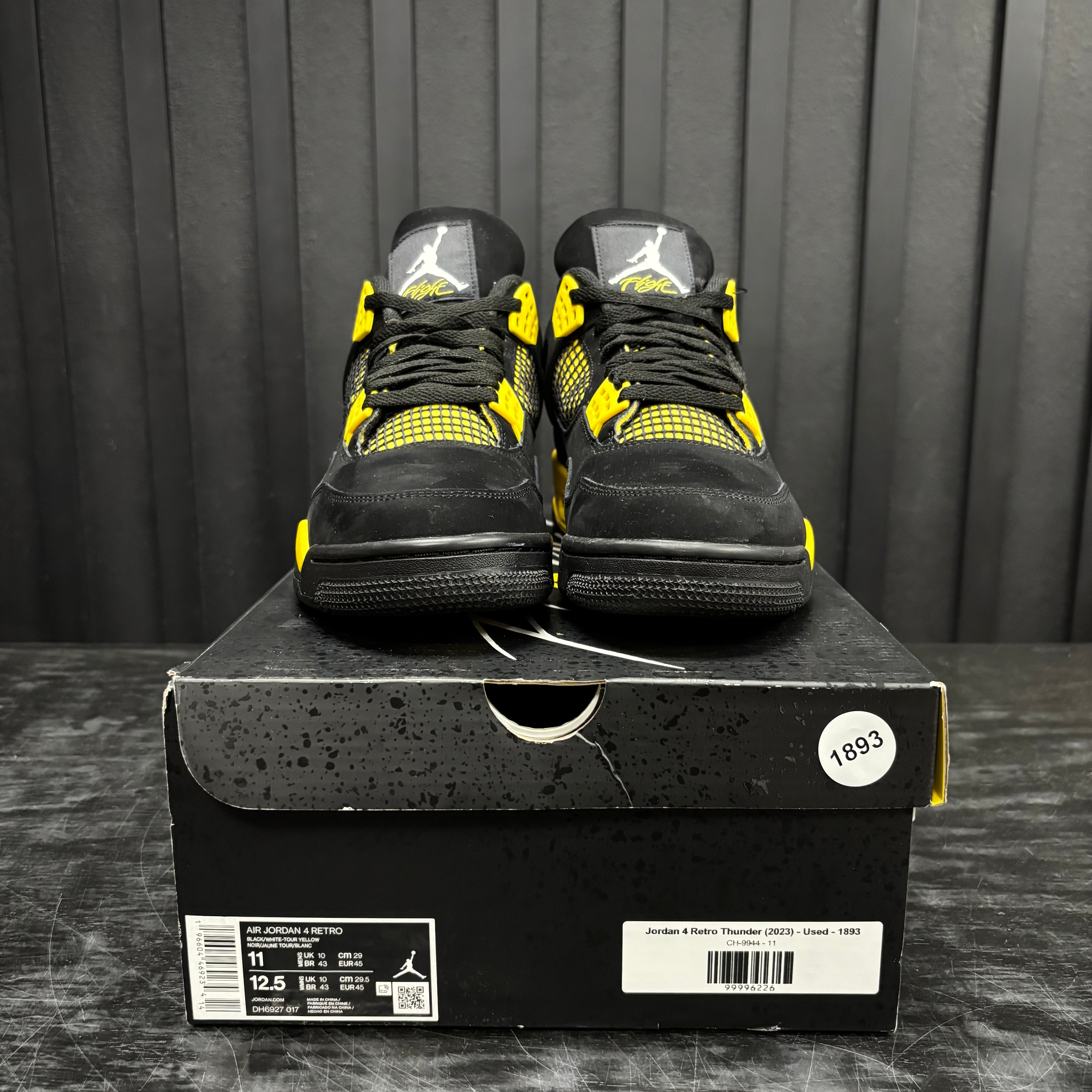Jordan 4 Retro Thunder (2023) - Used - 1893