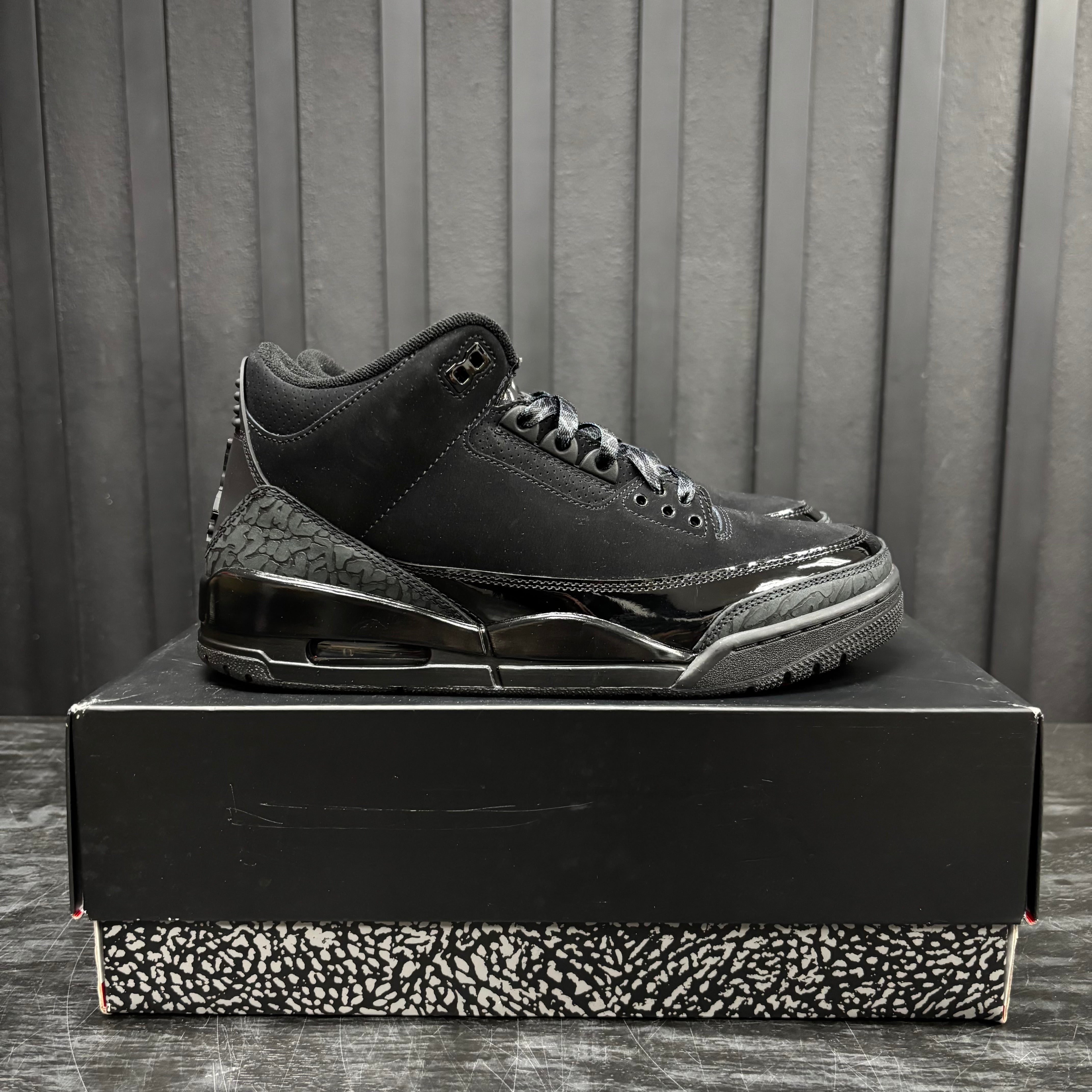 Jordan 3 Retro Black Cat (2025) - Used - 1905